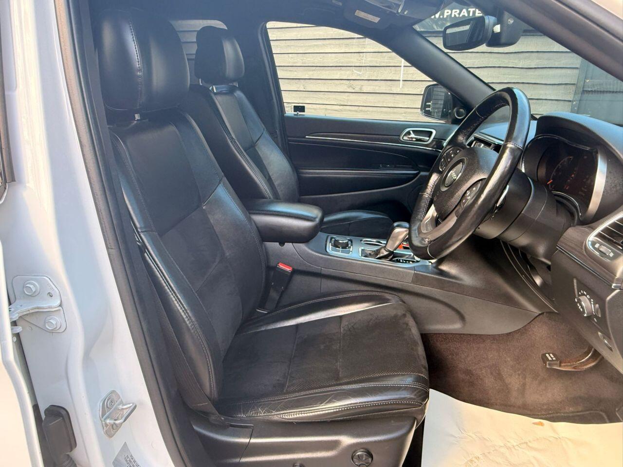 Jeep Grand Cherokee view 9