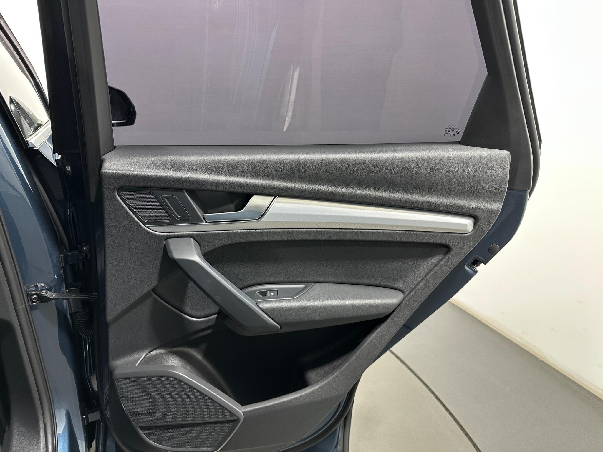 Audi Q5 view 44