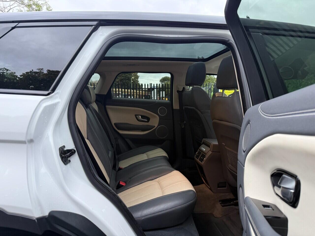 Land Rover Range Rover Evoque view 31
