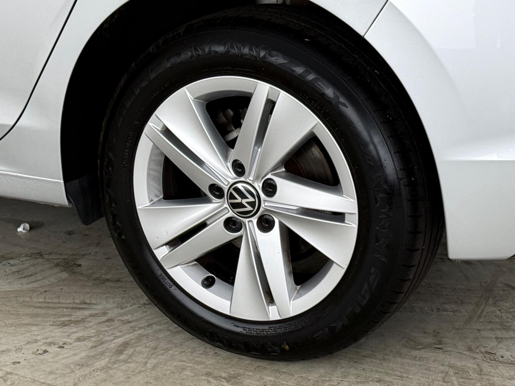 Volkswagen Golf view 10
