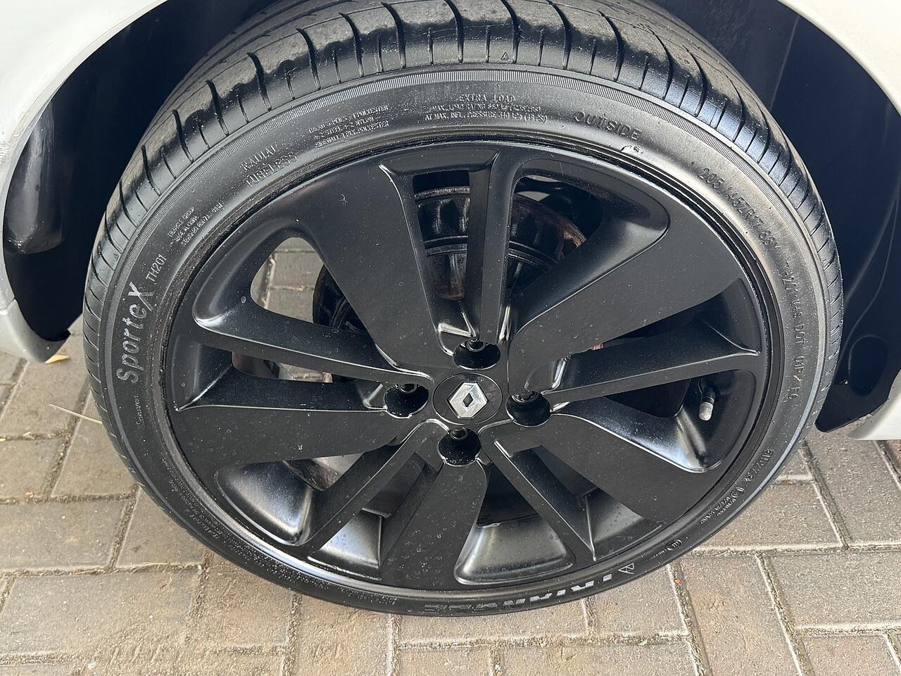 Renault Clio view 29