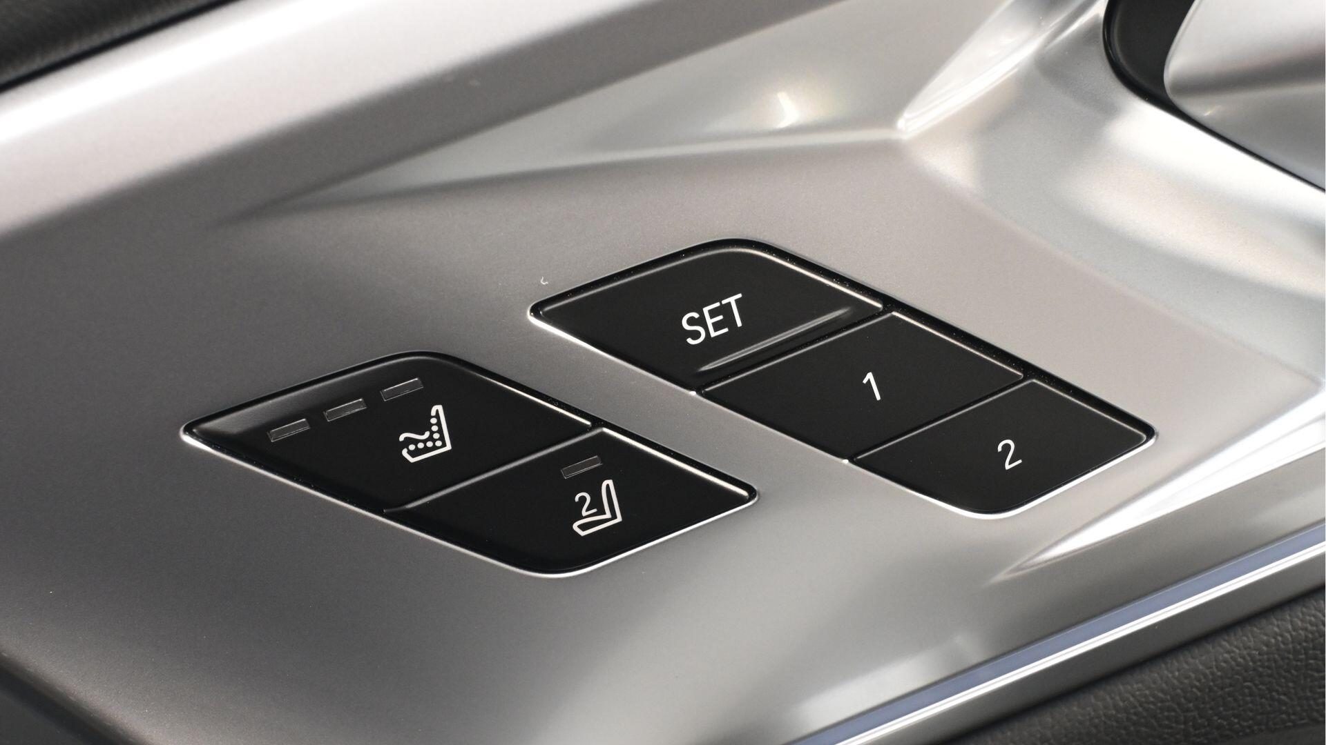 BMW XM view 28