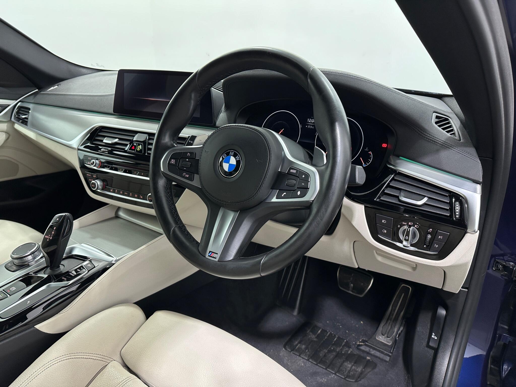 BMW 5 Series view 11