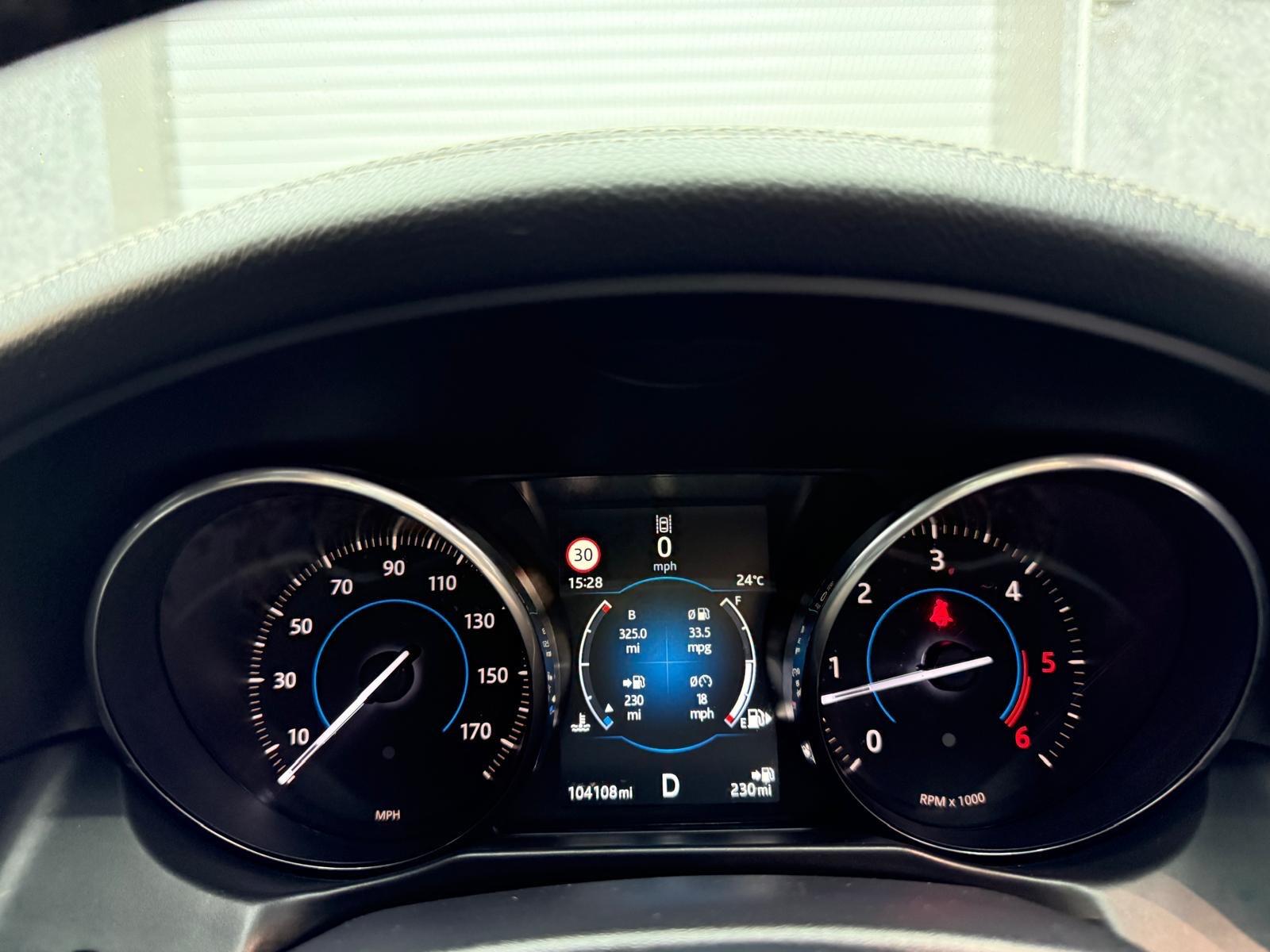 Jaguar XF view 17