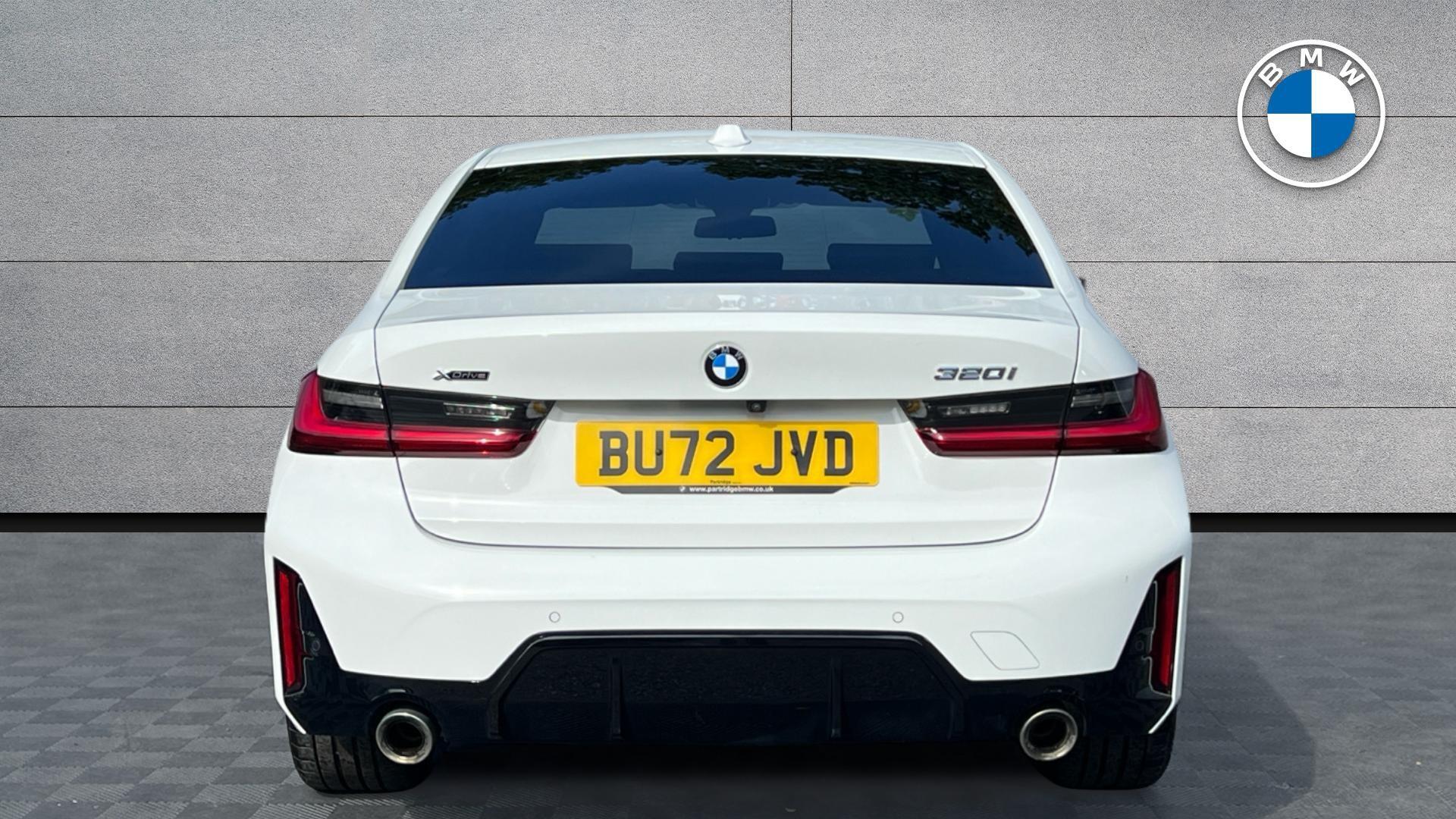 BMW 3 Series view 15