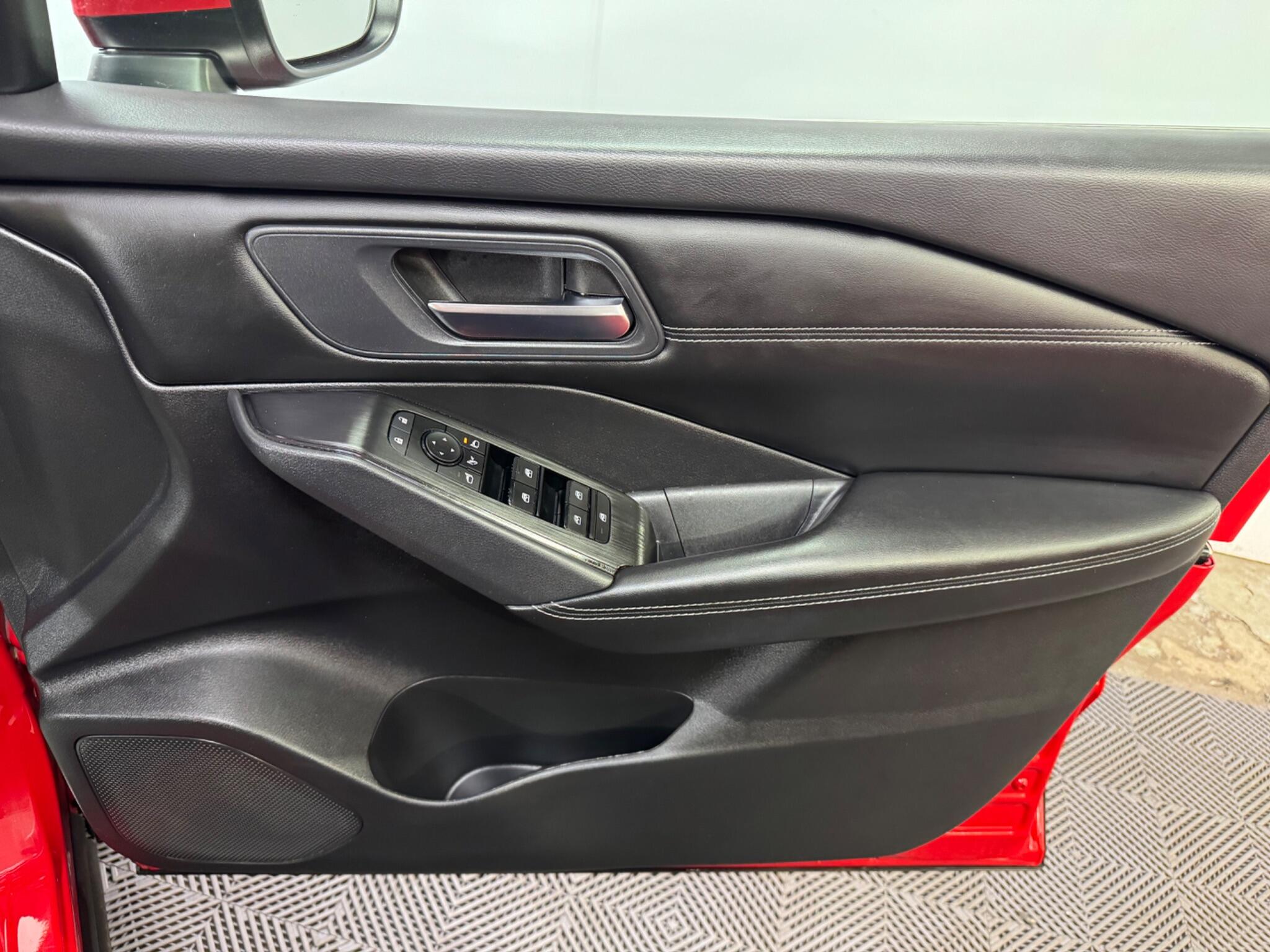 Nissan Qashqai view 25