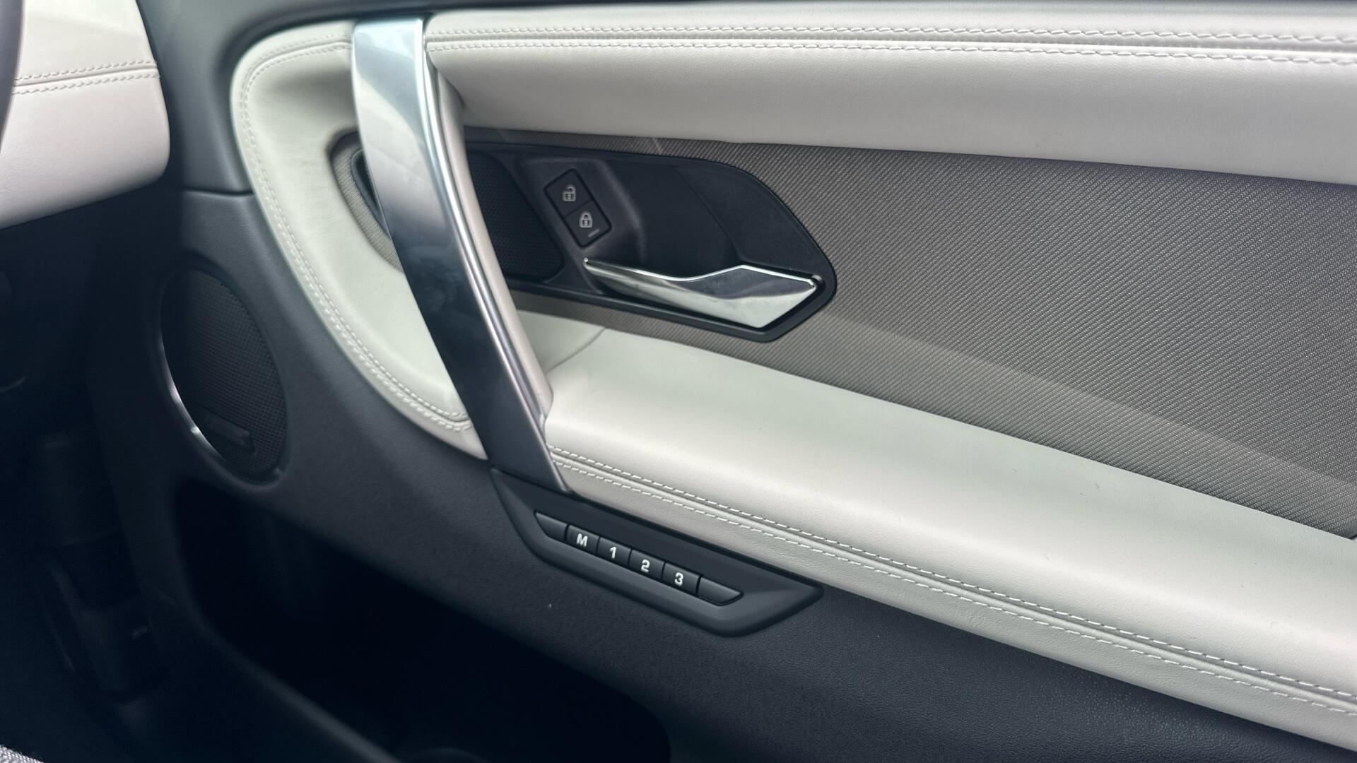 Land Rover Discovery Sport view 46