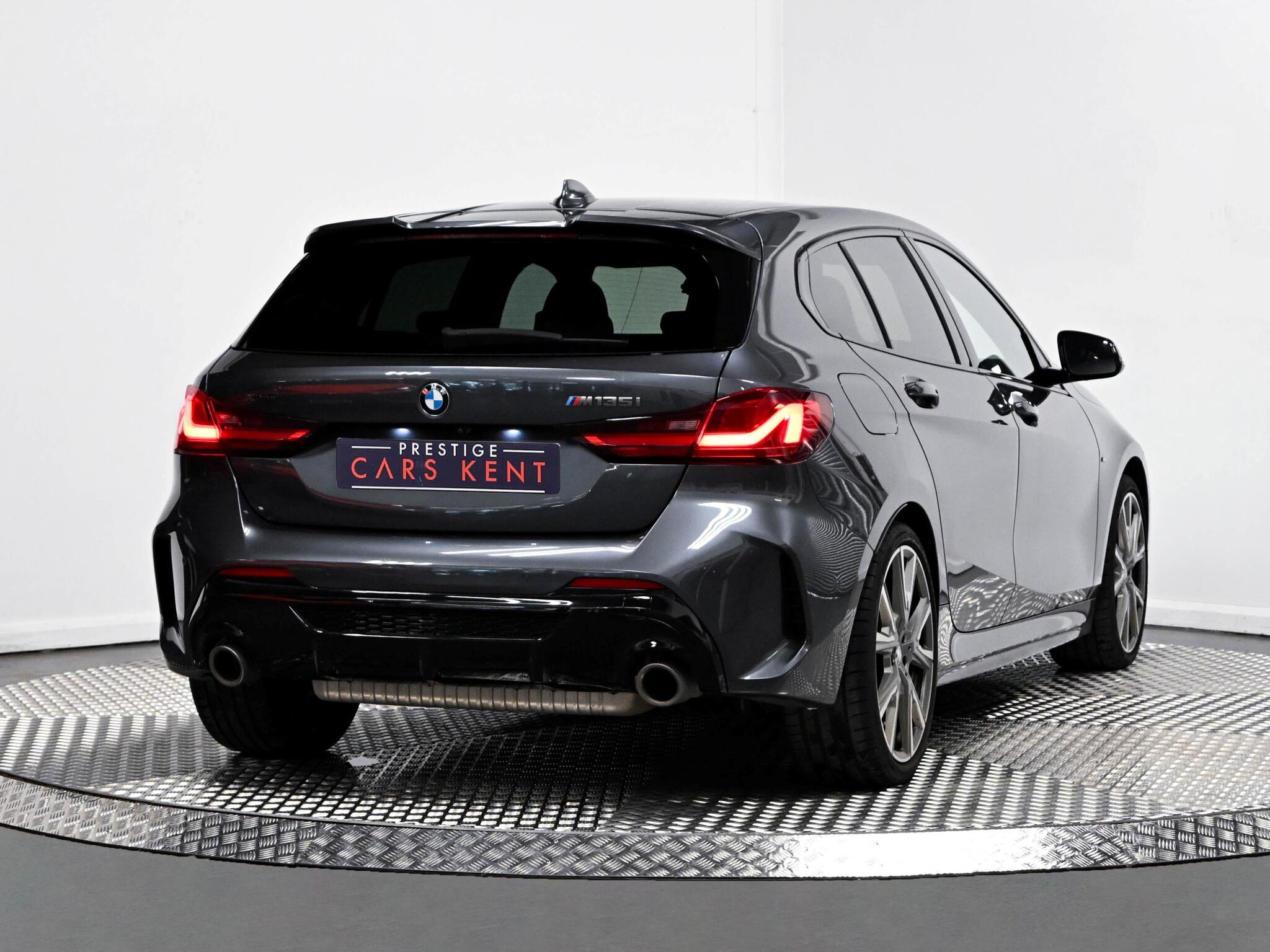 BMW 1 Series view 23