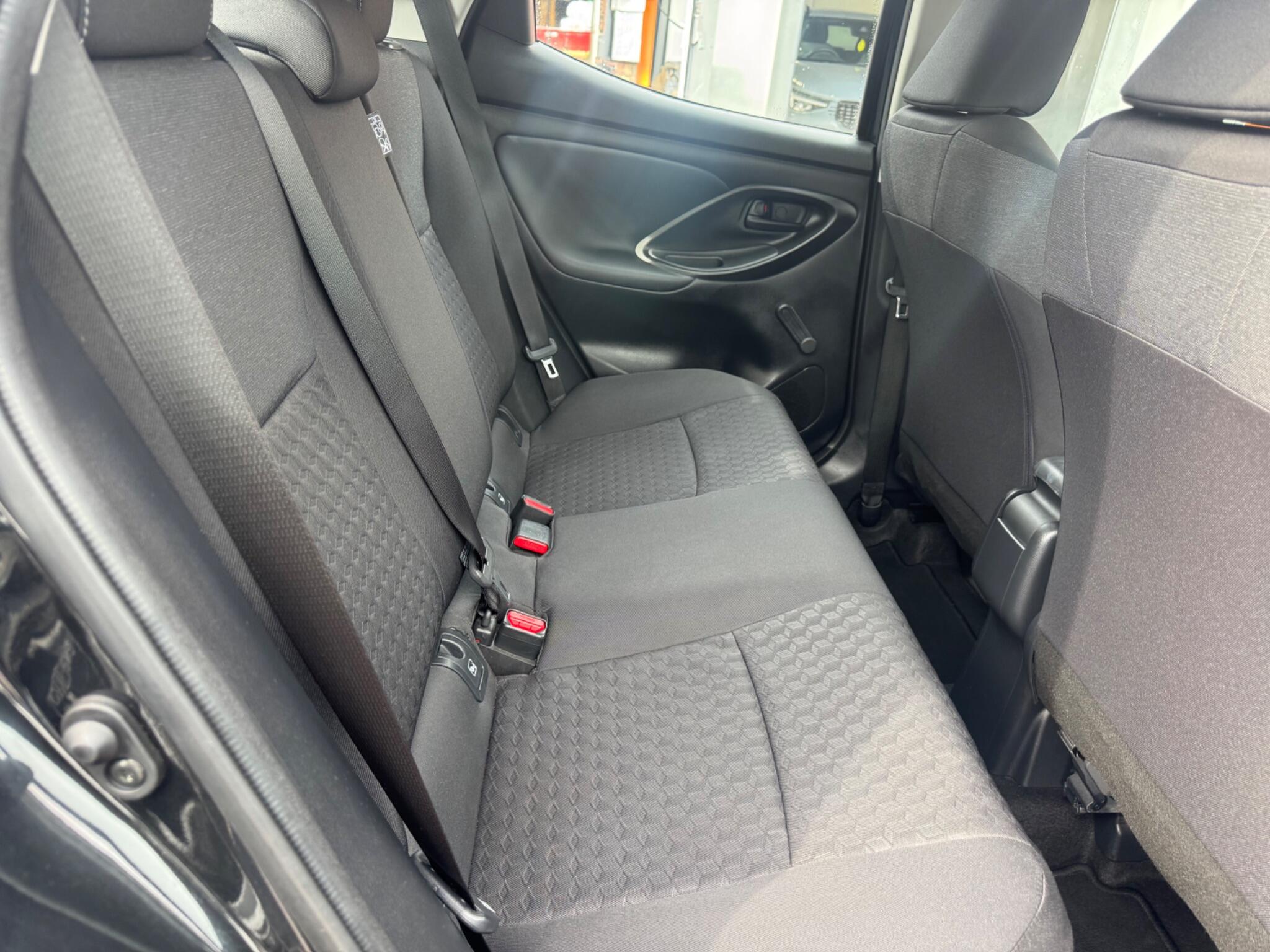 Toyota Yaris view 11