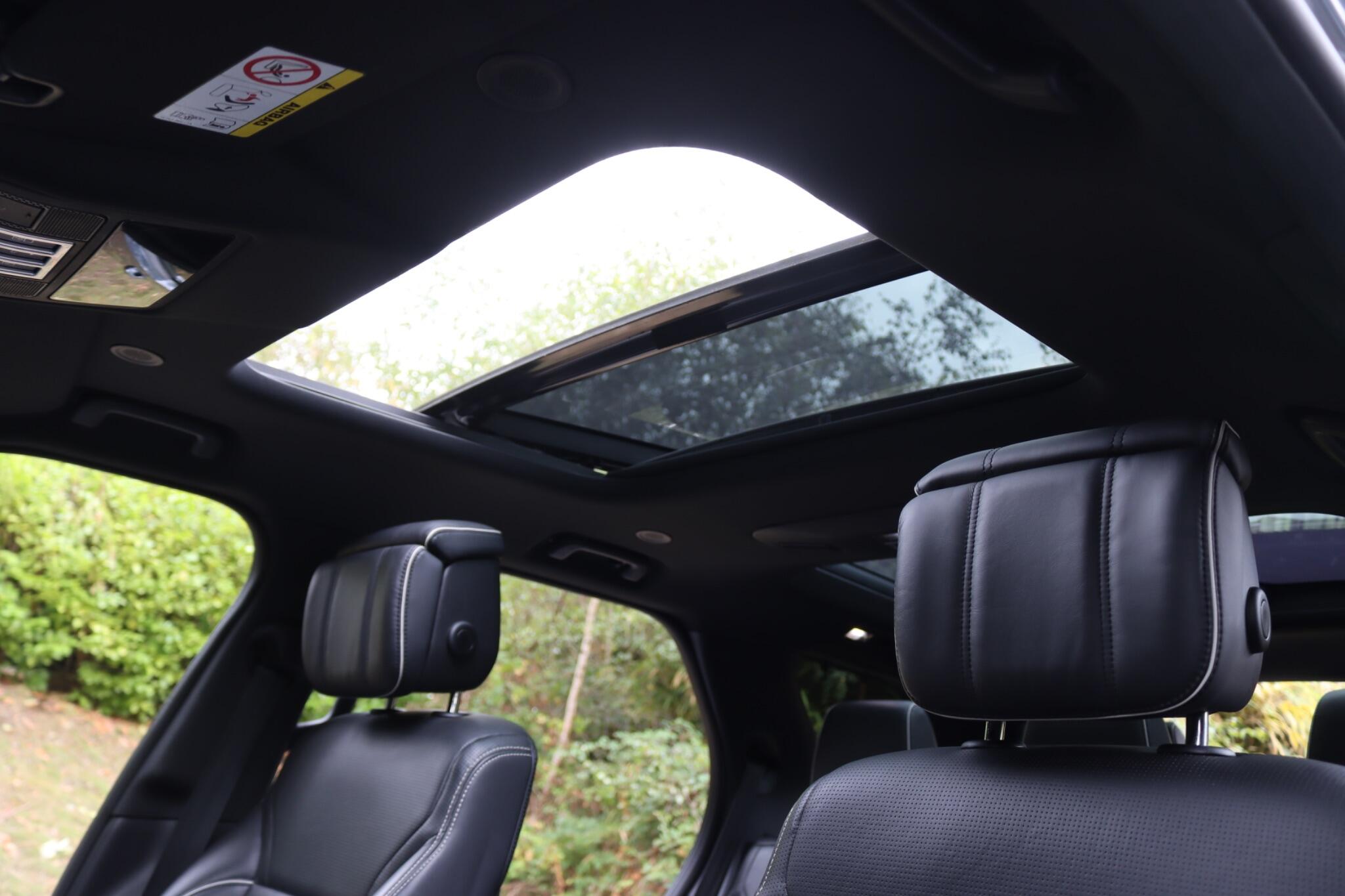 Land Rover Discovery view 12