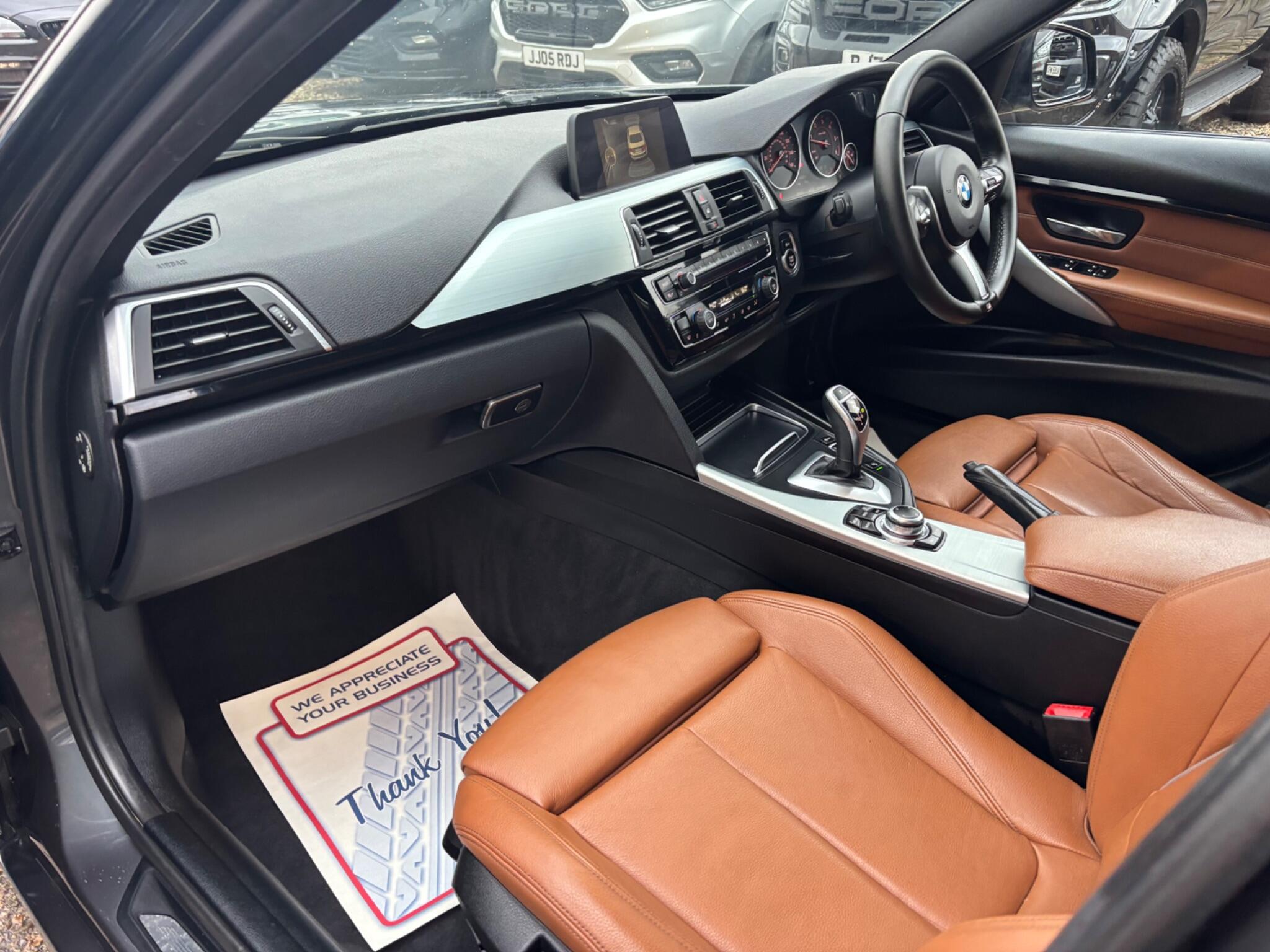 BMW 3 Series view 19