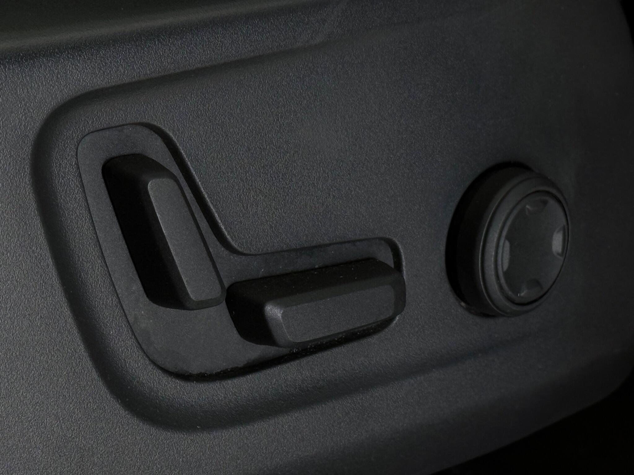 Volvo XC40 view 18