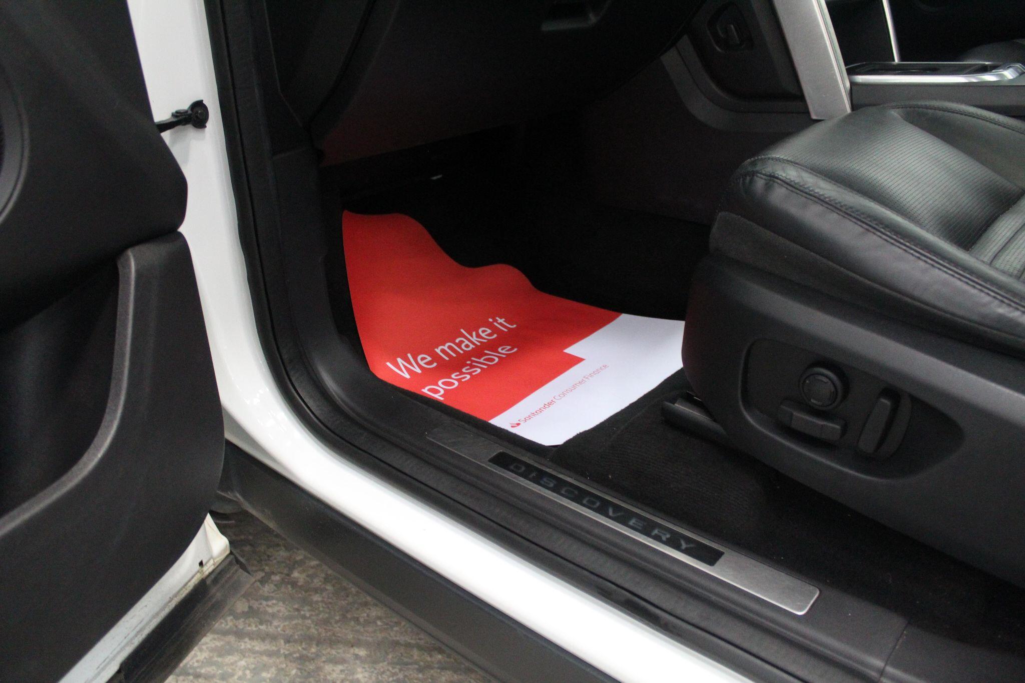 Land Rover Discovery Sport view 33