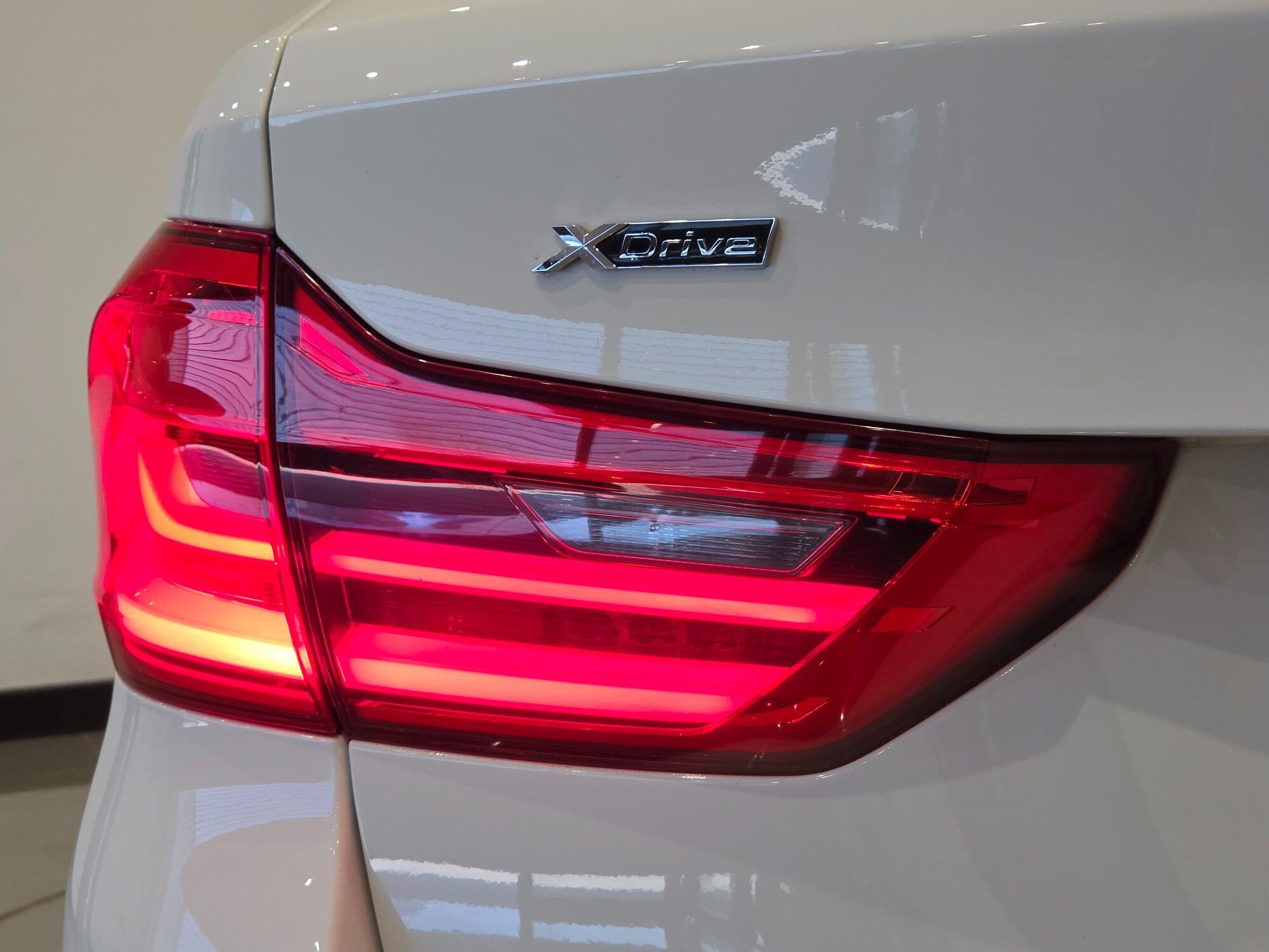 BMW 5 Series view 84