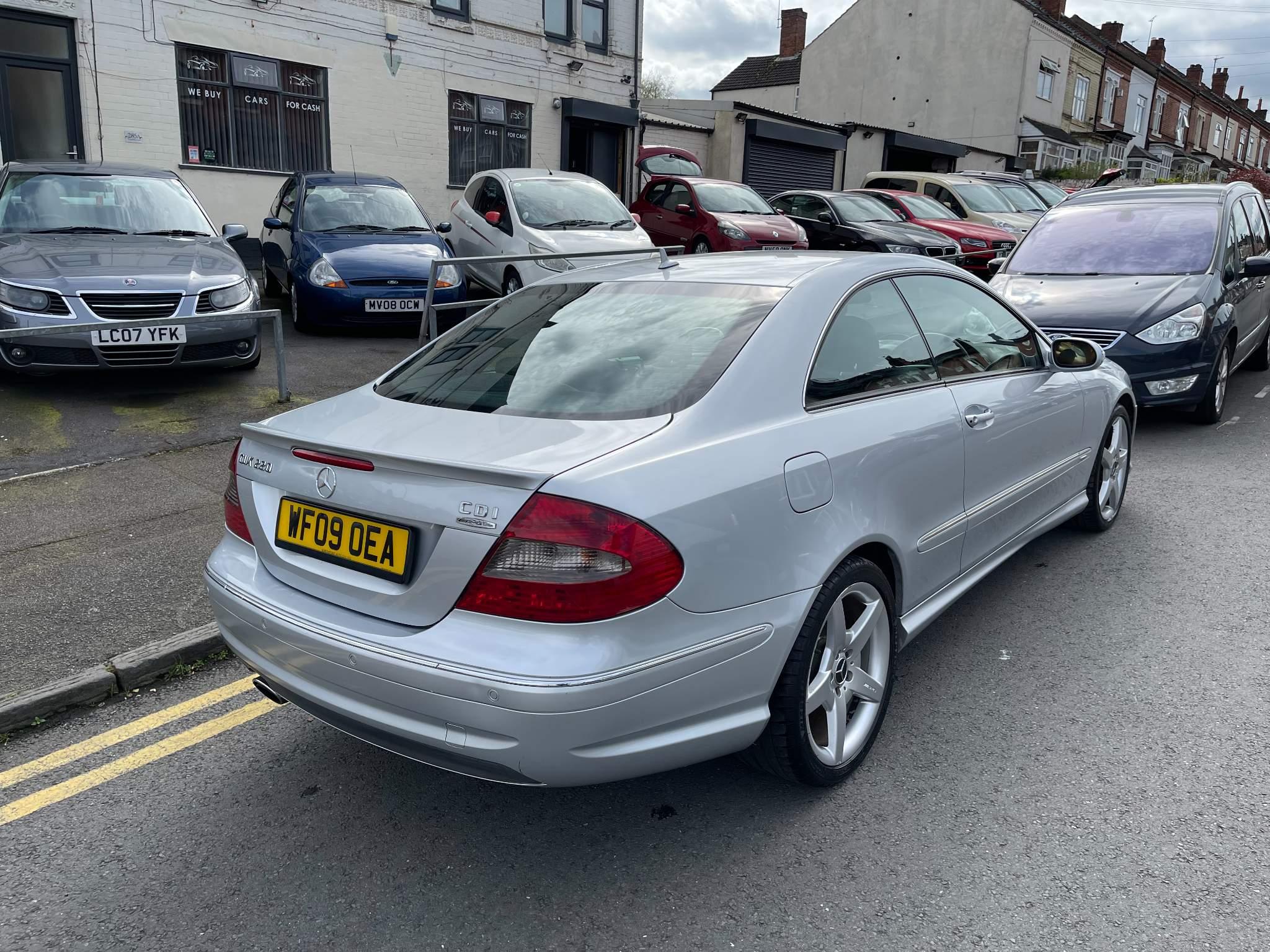 Mercedes-Benz CLK view 12
