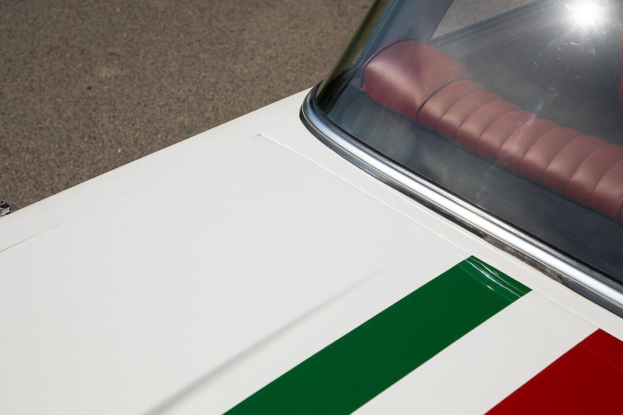 Alfa Romeo Giulia view 104