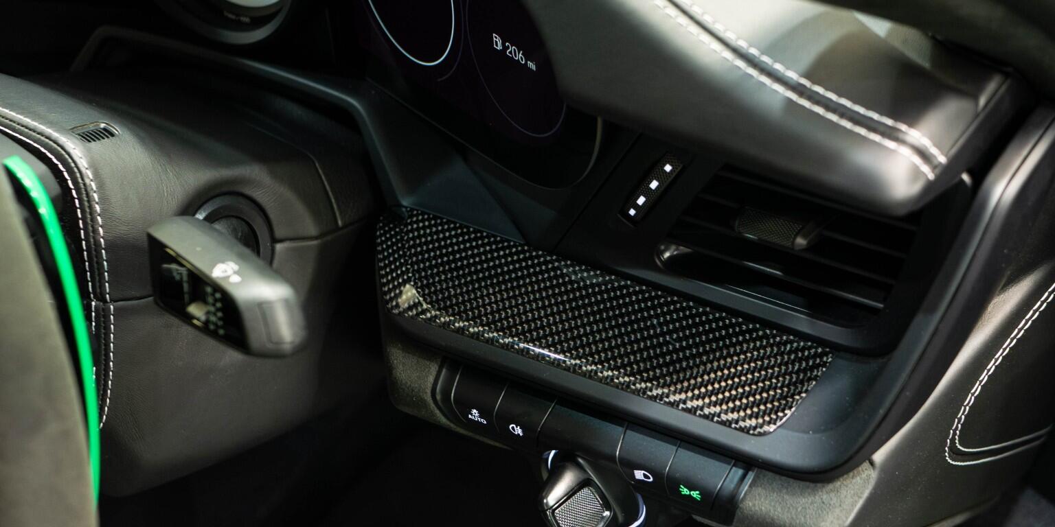 Porsche 911 view 39