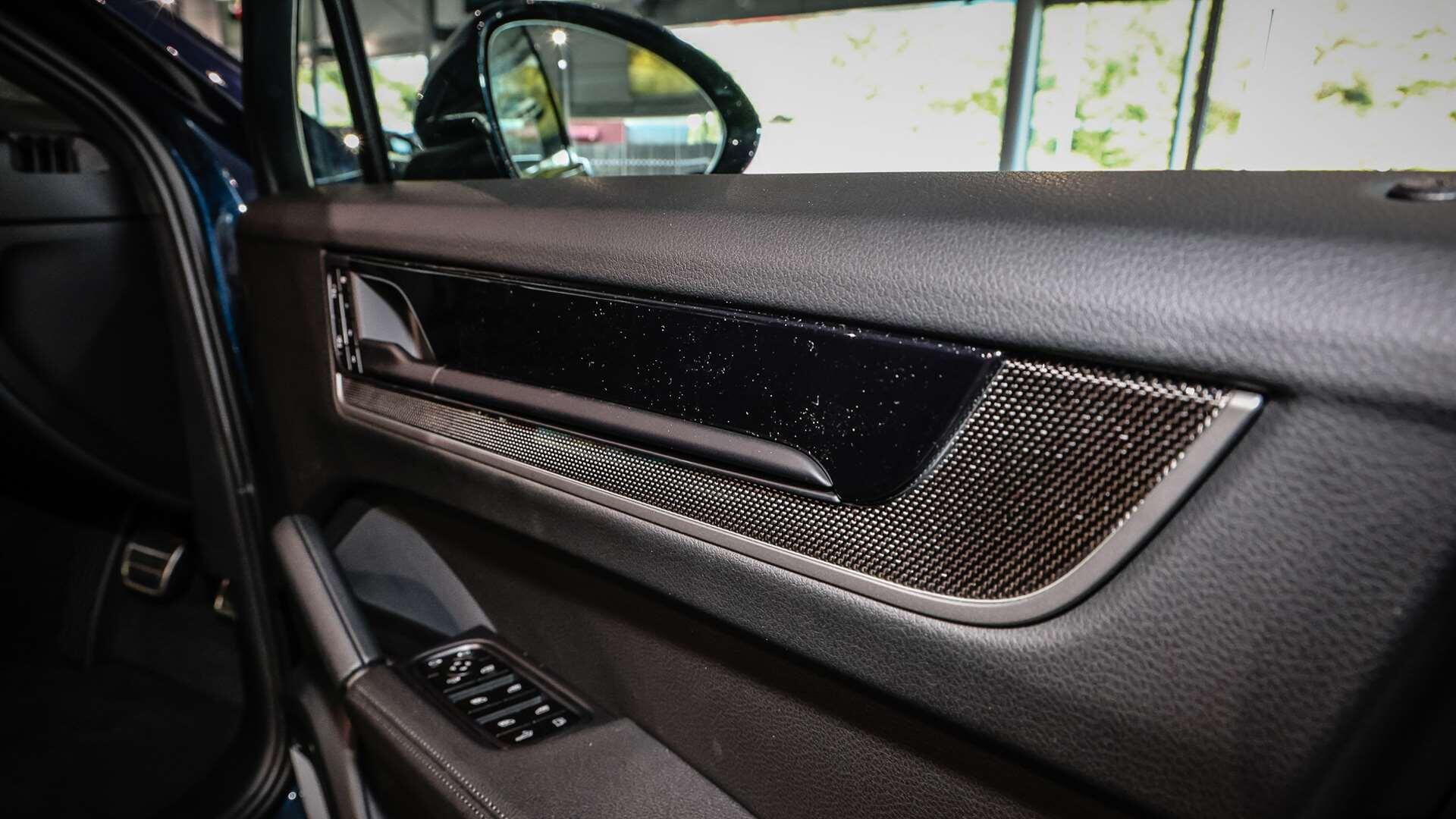 Porsche Cayenne view 24