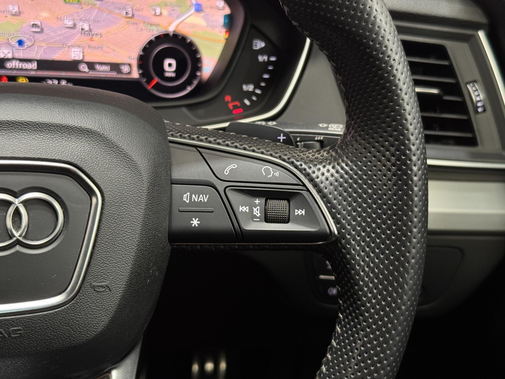 Audi Q5 view 45