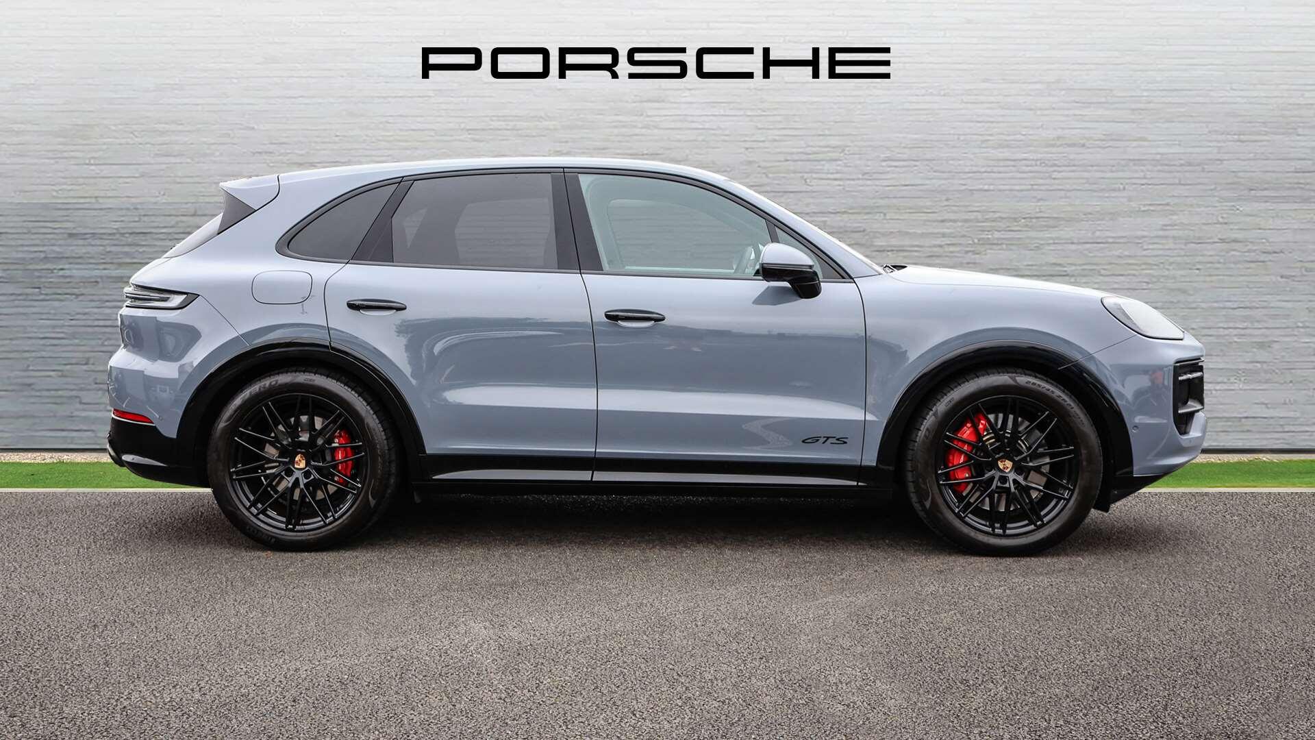 Porsche Cayenne view 7