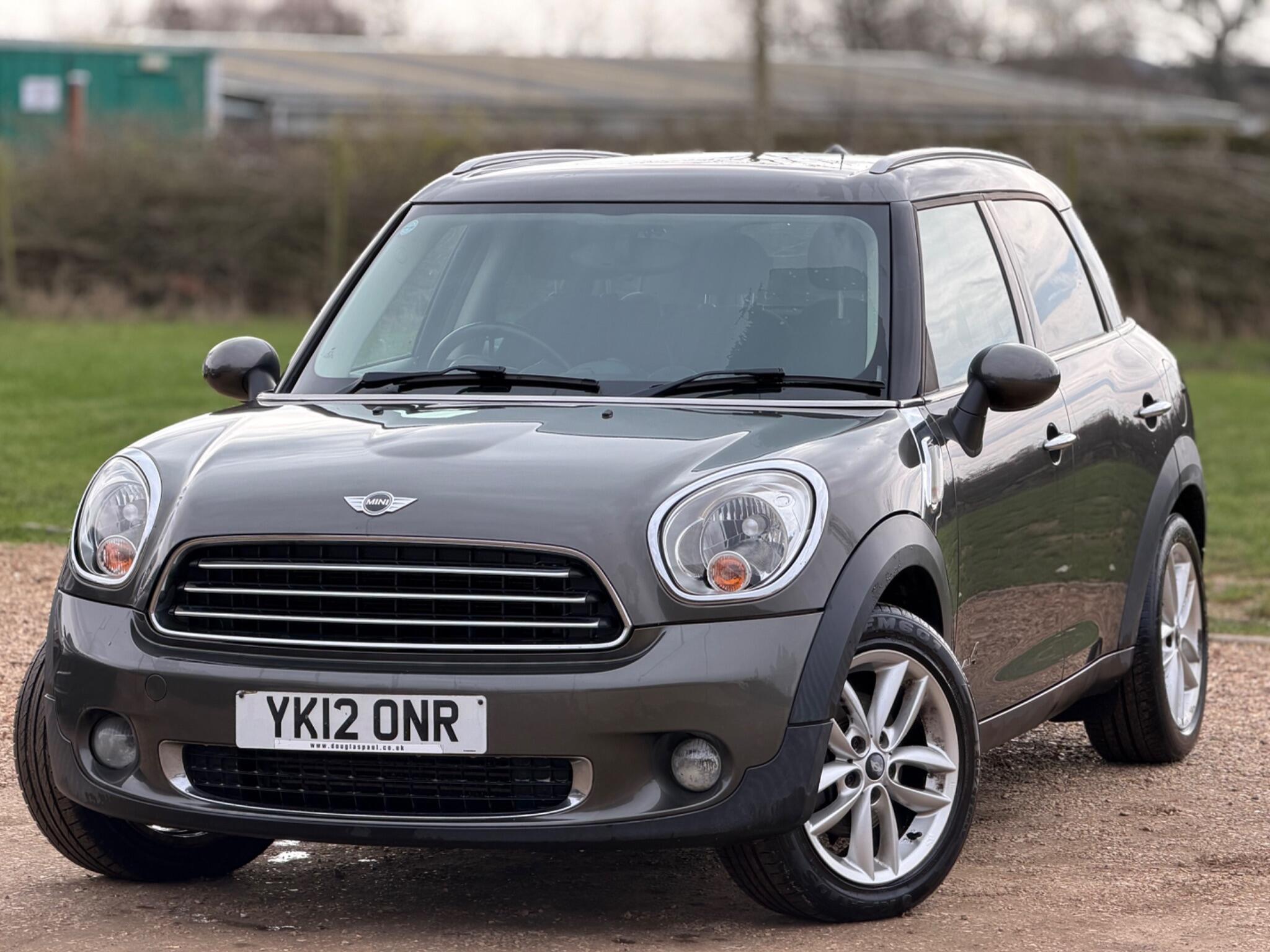 2012 MINI Countryman 1.6 Cooper D ALL4 Euro 5 (s/s) 5dr image 2