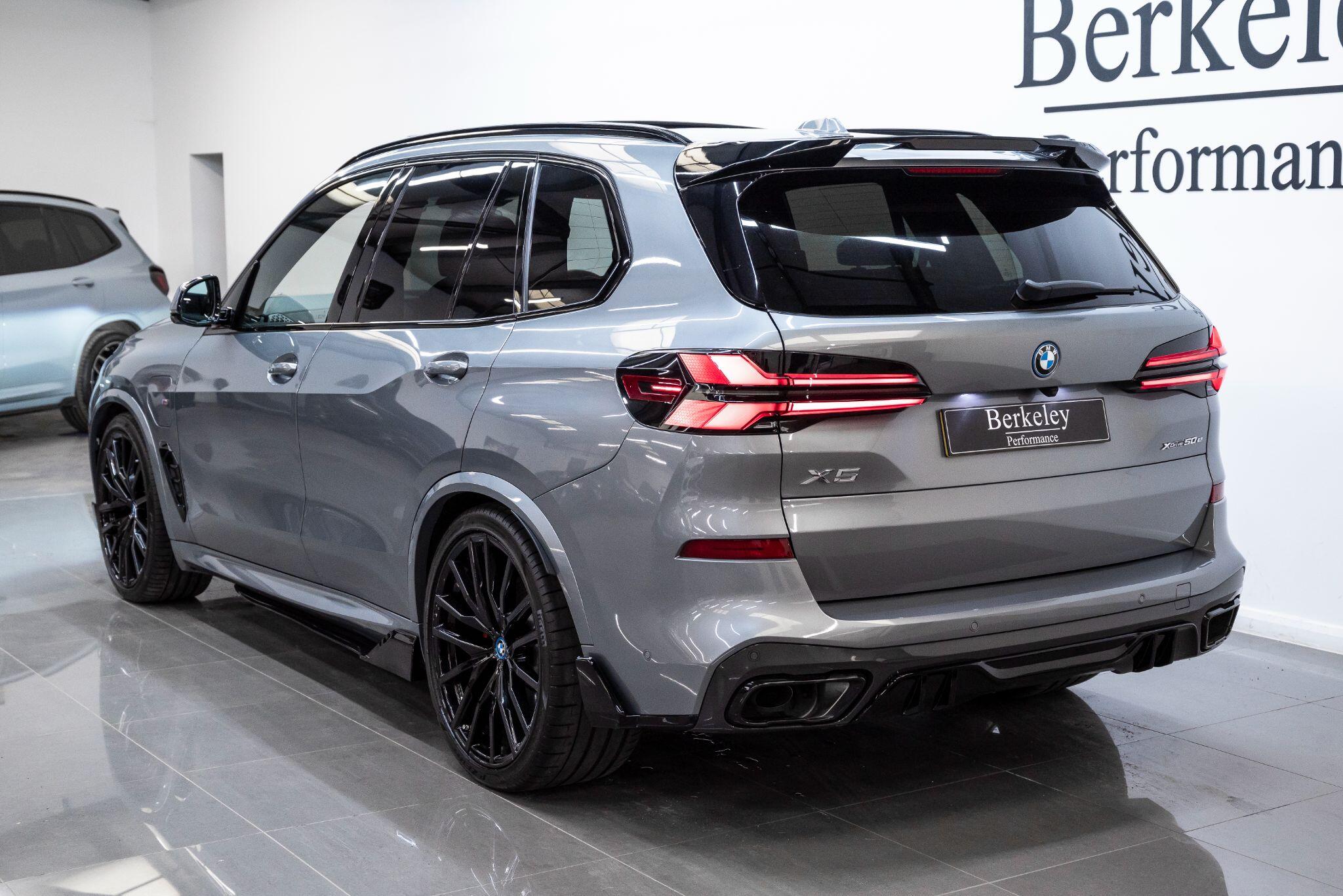 BMW X5 view 4