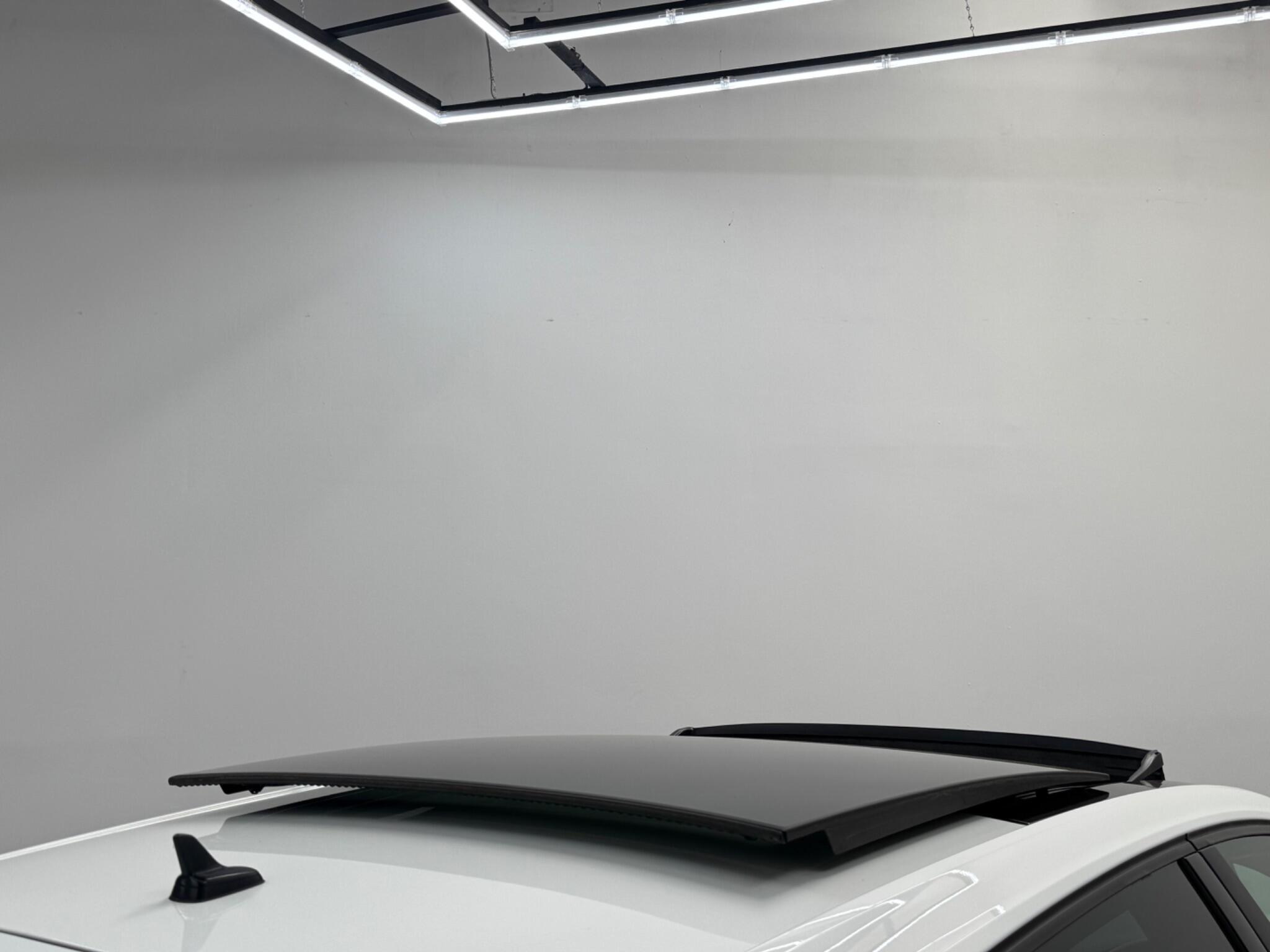 Volkswagen Golf view 13