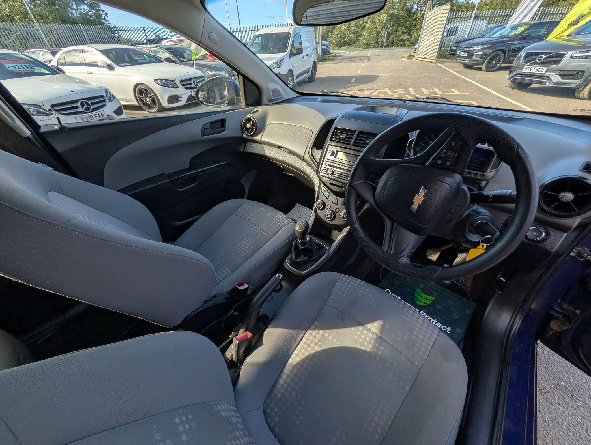 Chevrolet Aveo view 6
