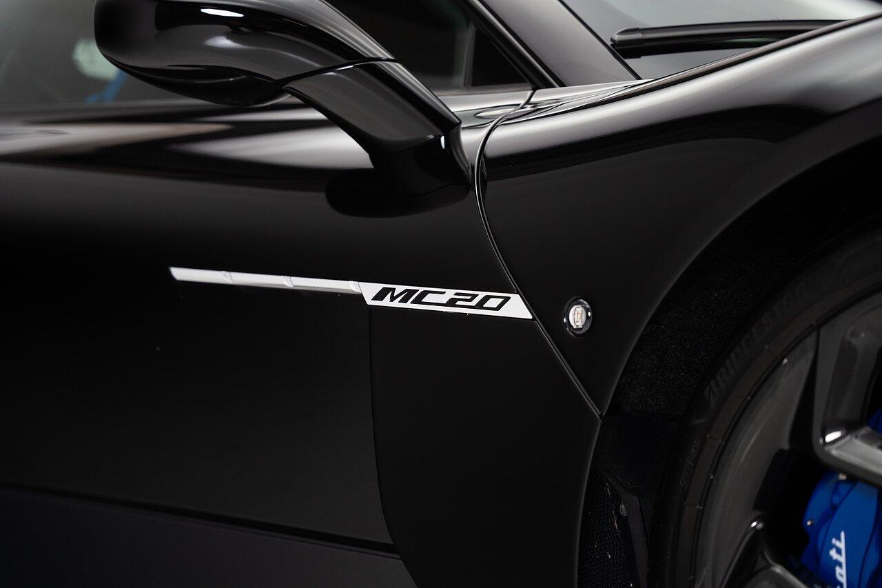 Maserati MC20 view 23