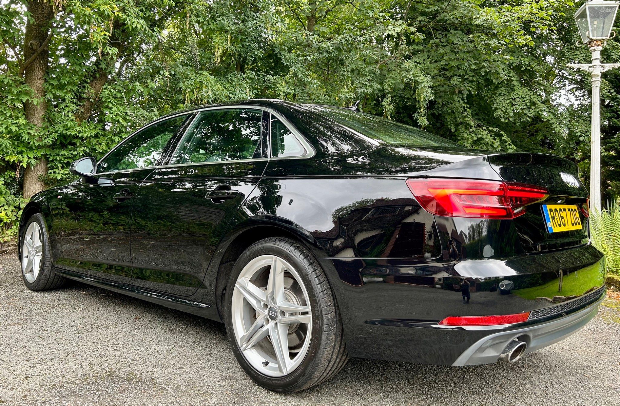 Audi A4 view 5
