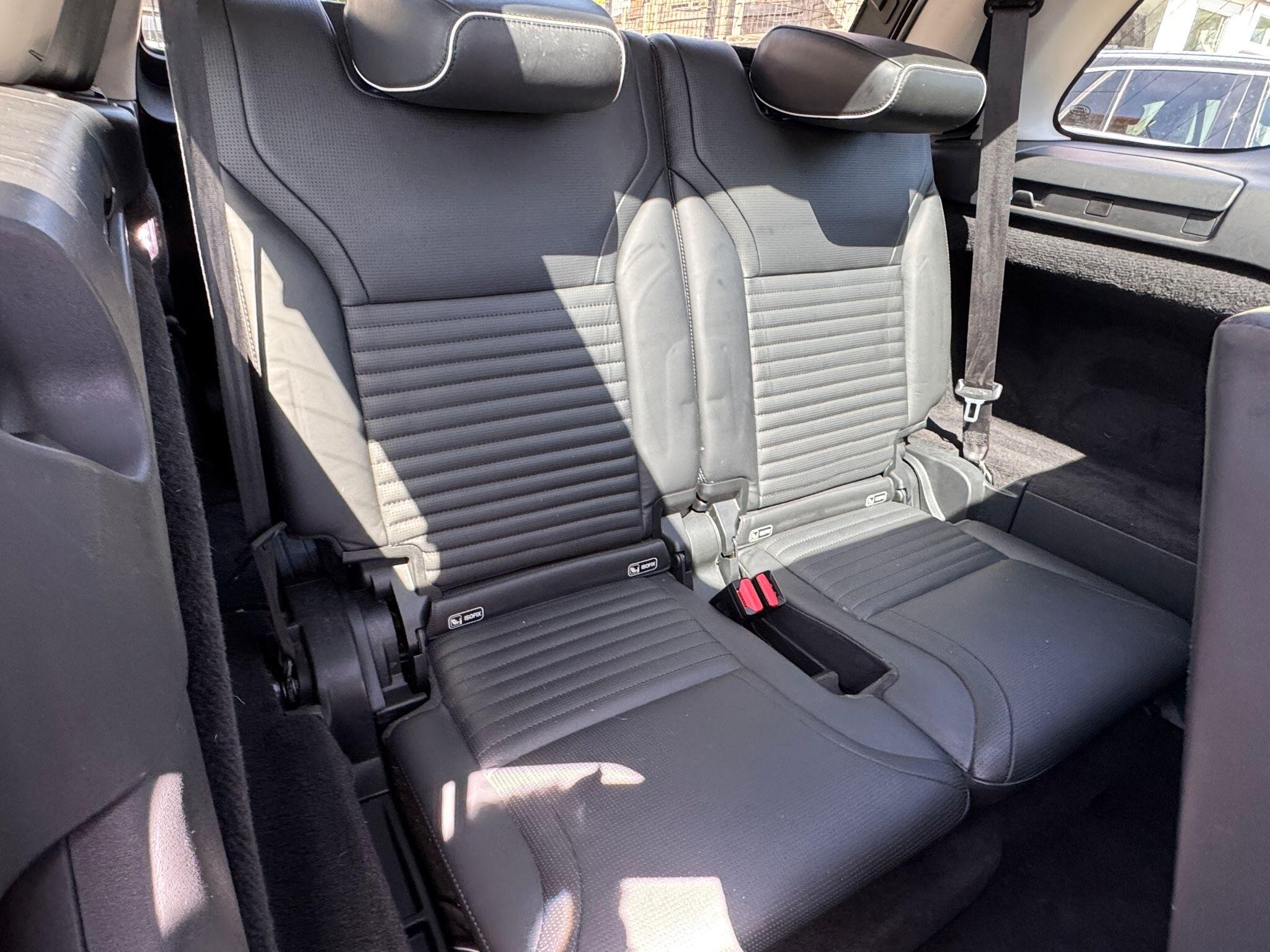 Land Rover Discovery view 22