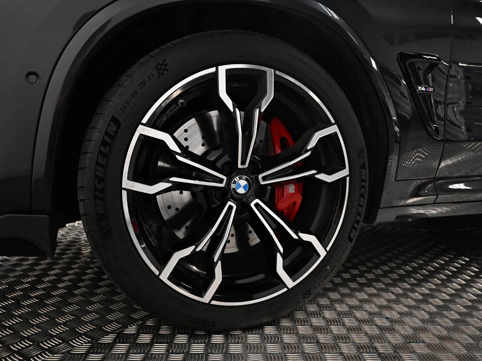 BMW X4 M view 50