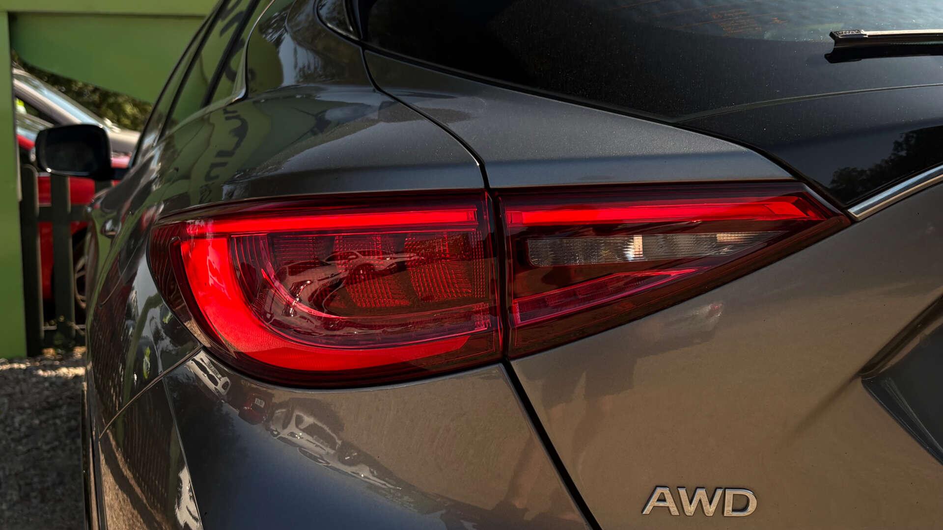 Infiniti Q30 view 38