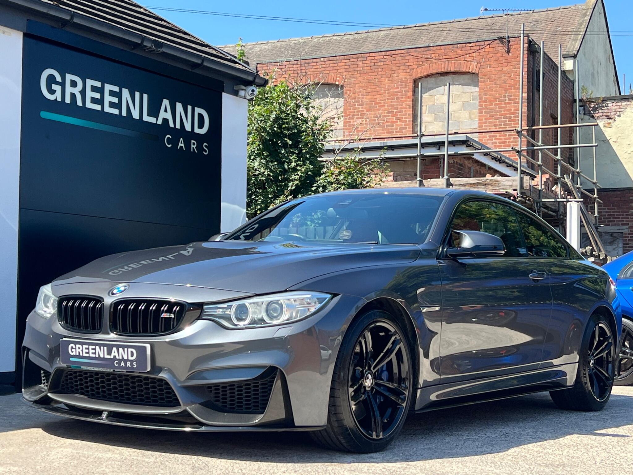 BMW M4 view 21