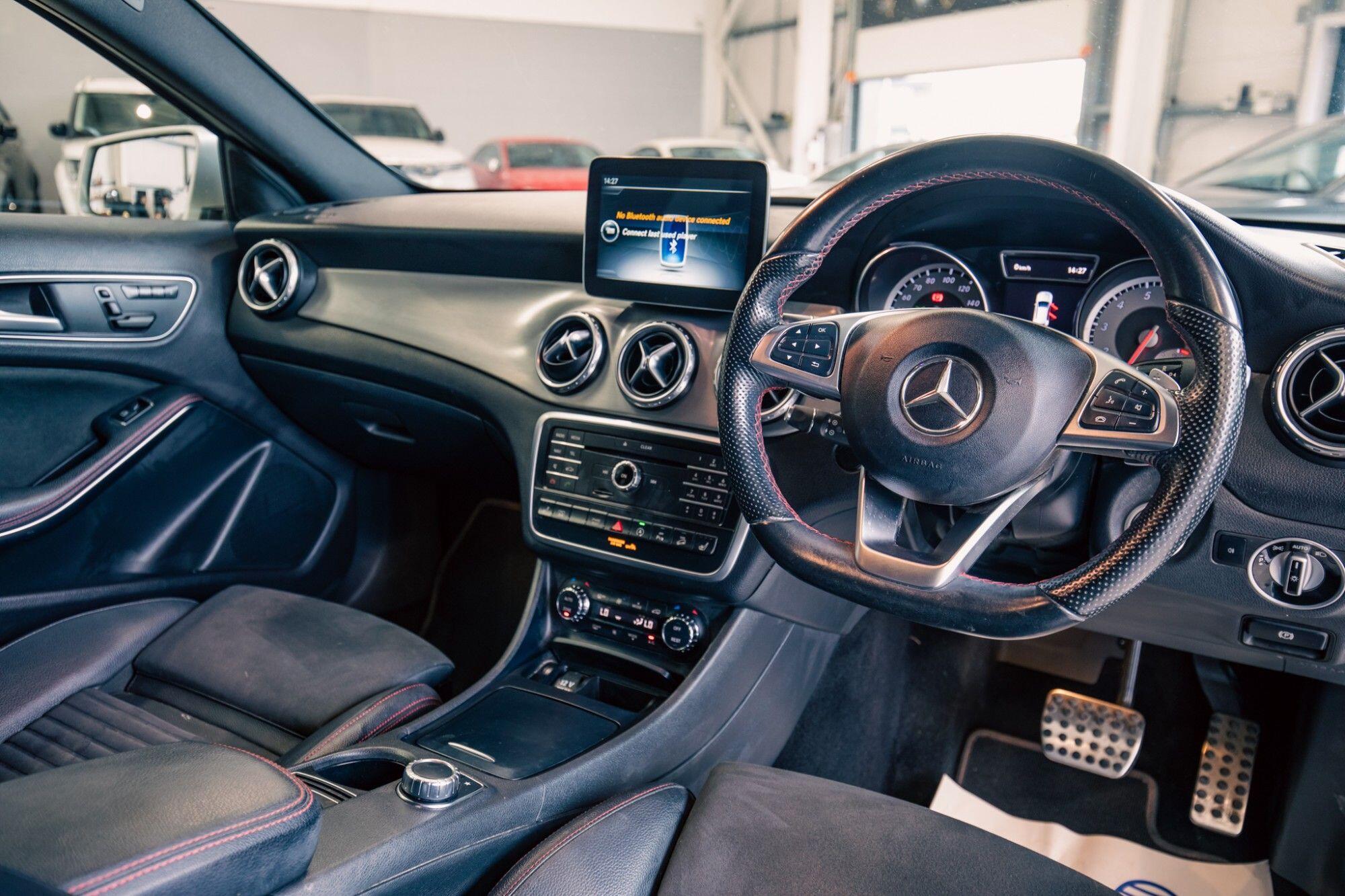 Mercedes-Benz Gla view 2