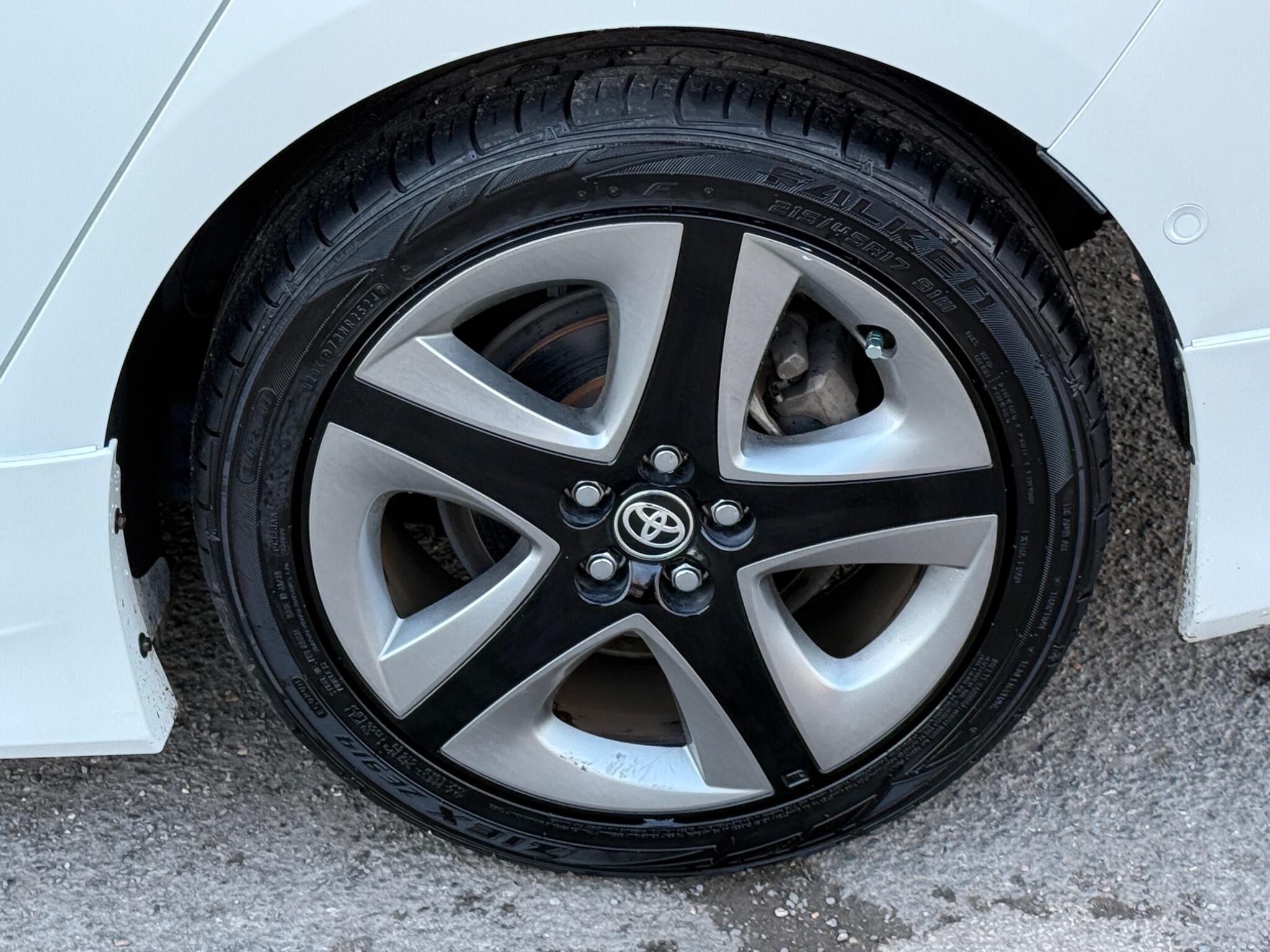 Toyota Prius - Image 27