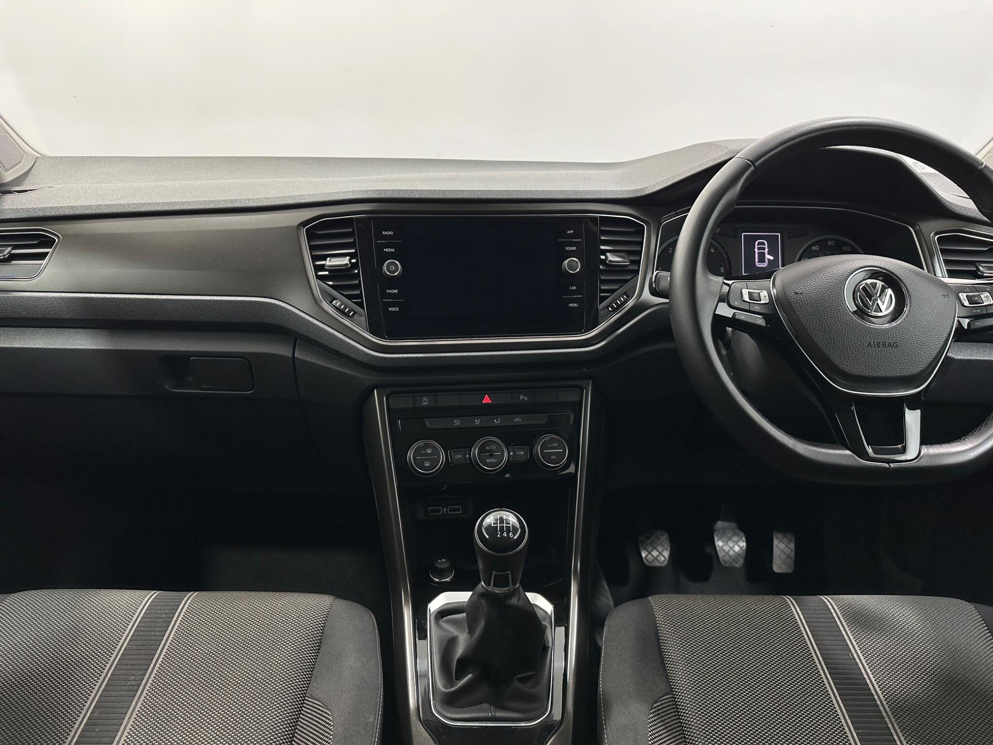 Volkswagen T-Roc view 20