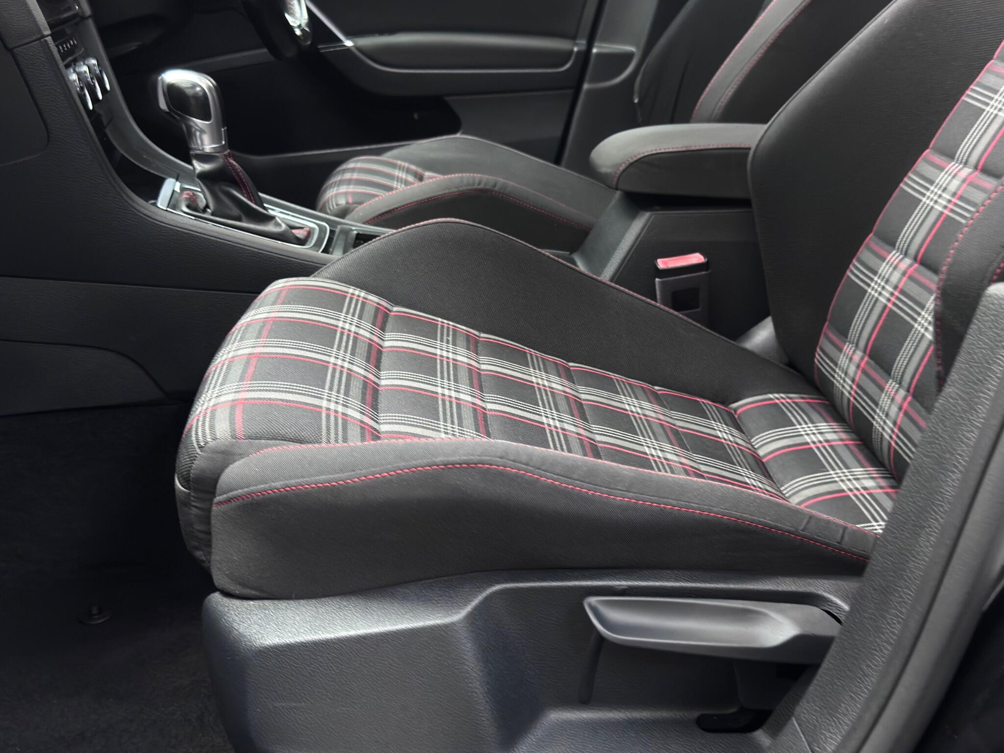 Volkswagen Golf view 62