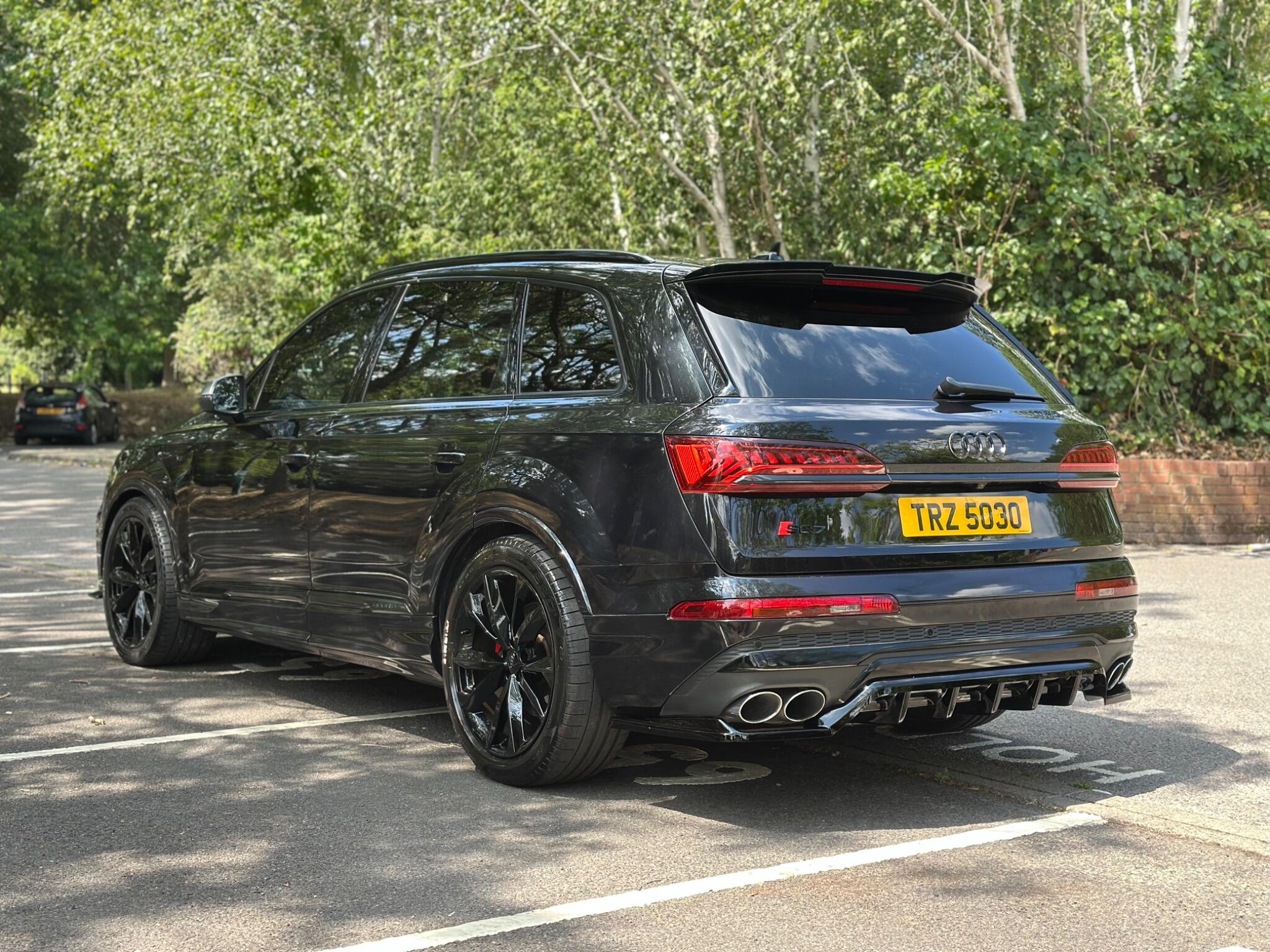 Audi SQ7 view 32