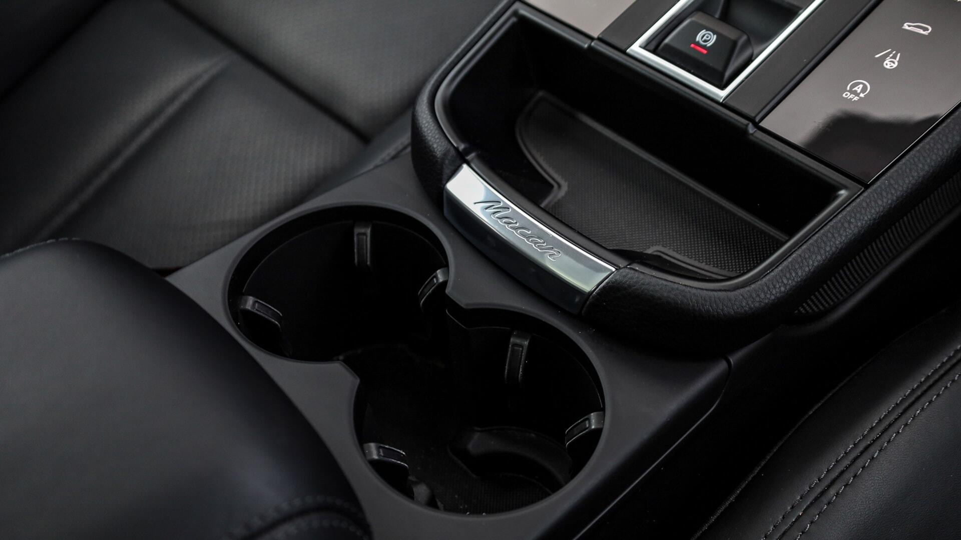 Porsche Macan view 20