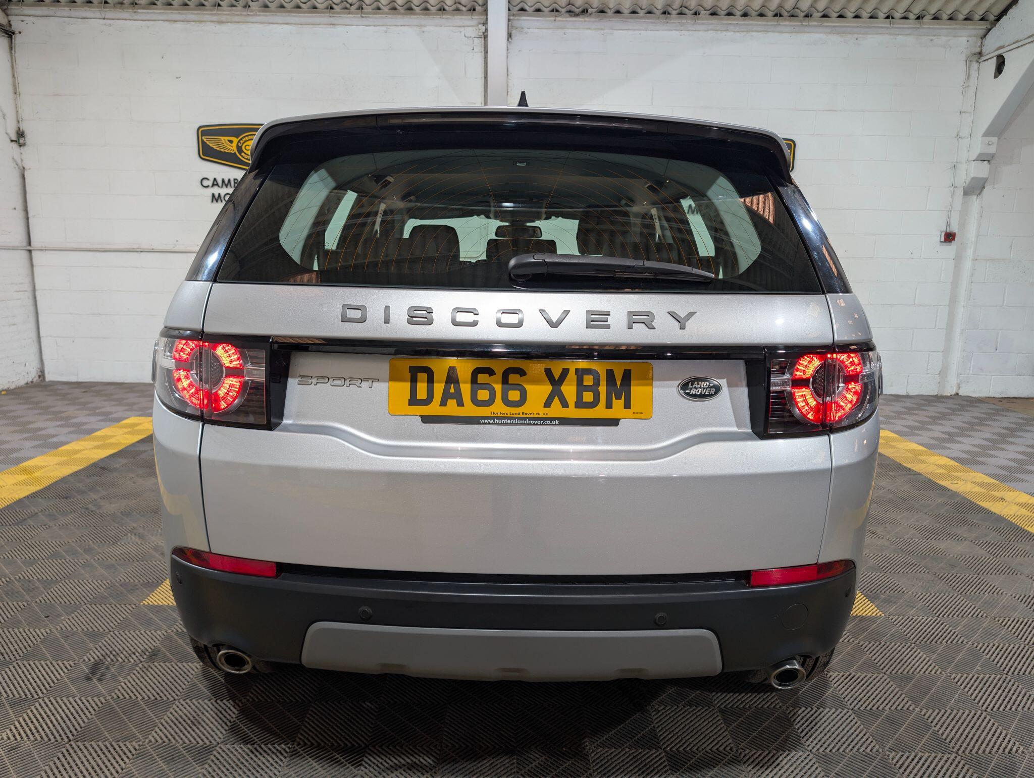 Land Rover Discovery Sport view 85