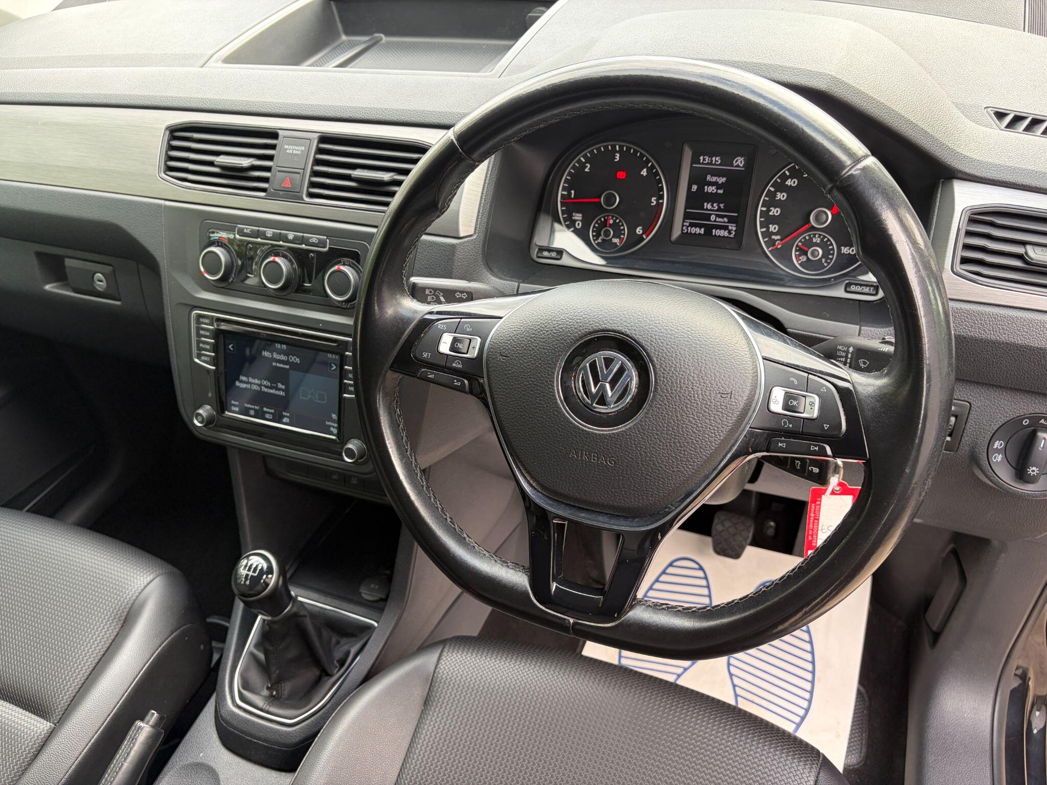 Volkswagen Caddy Maxi Life view 18