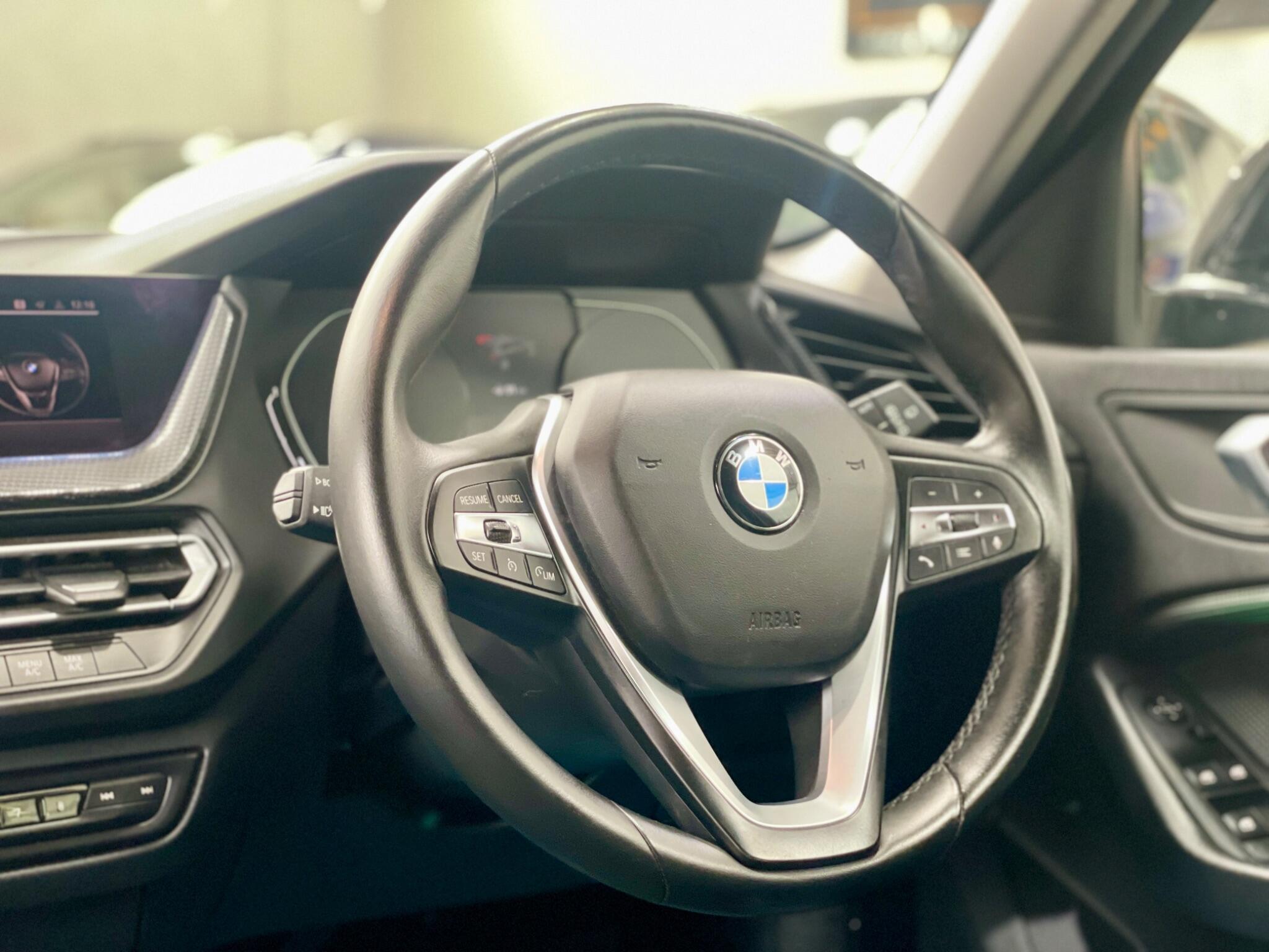 BMW 1 Series view 42