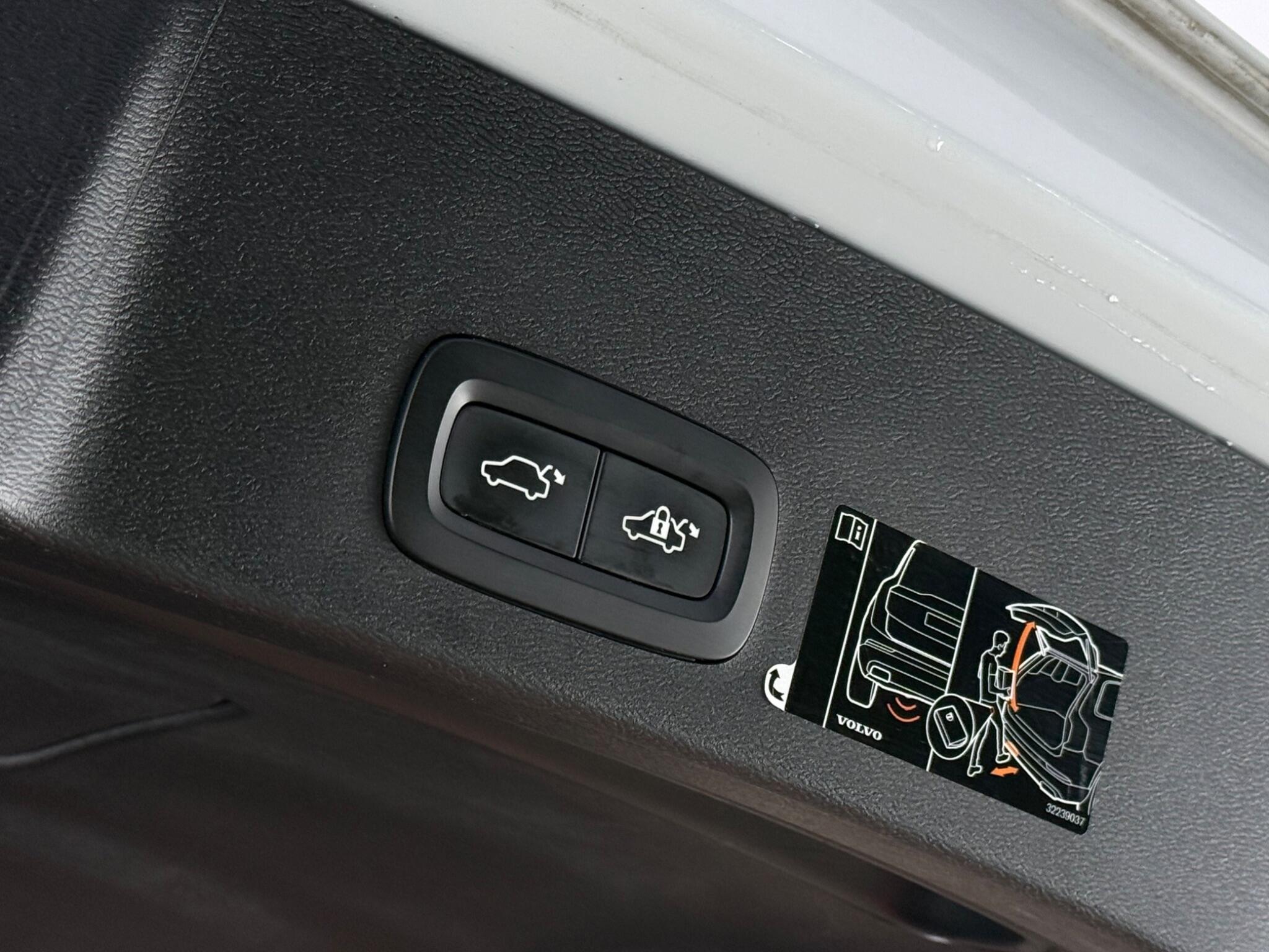 Volvo XC40 view 10