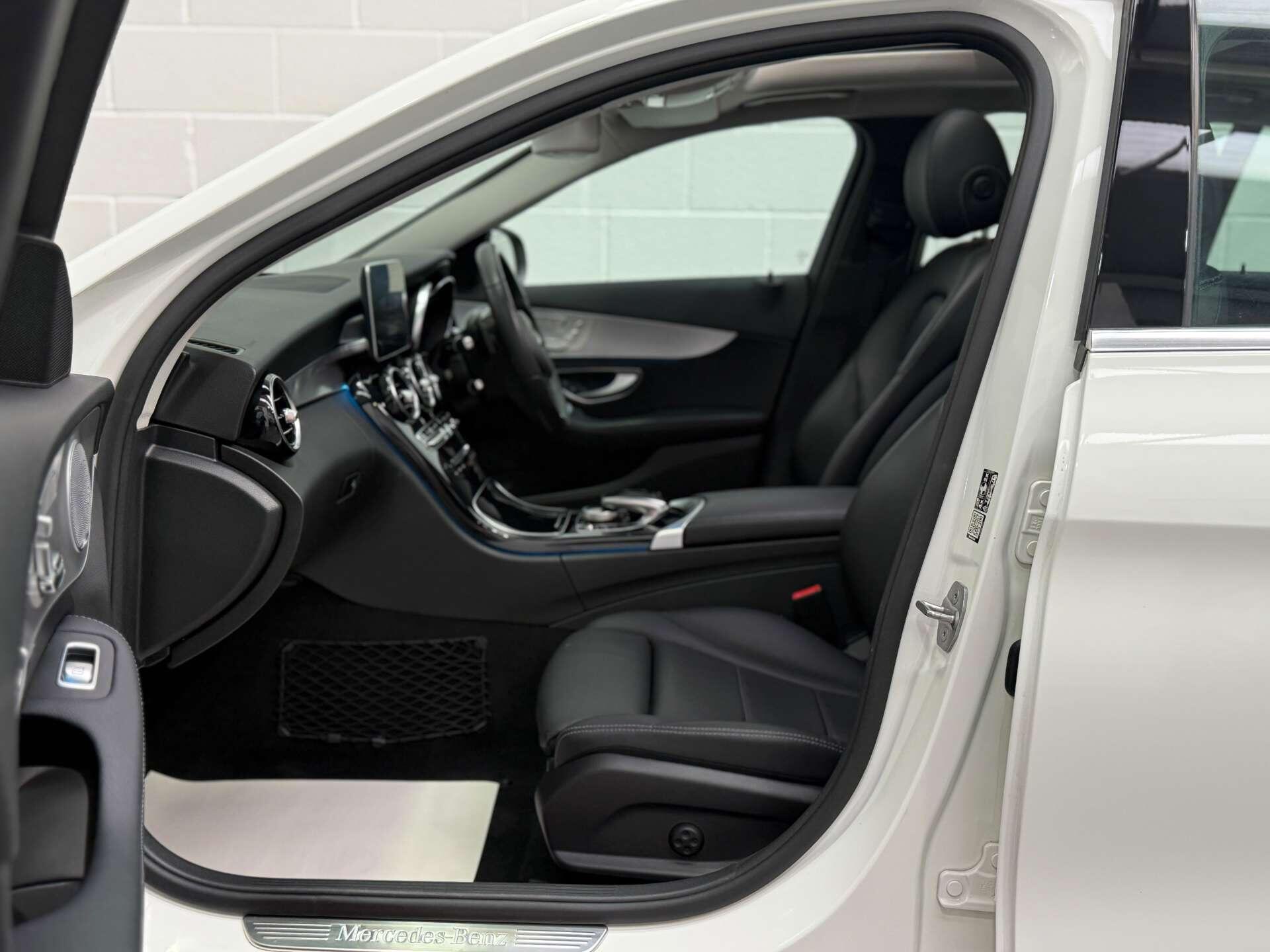 Mercedes-Benz C-Class view 17