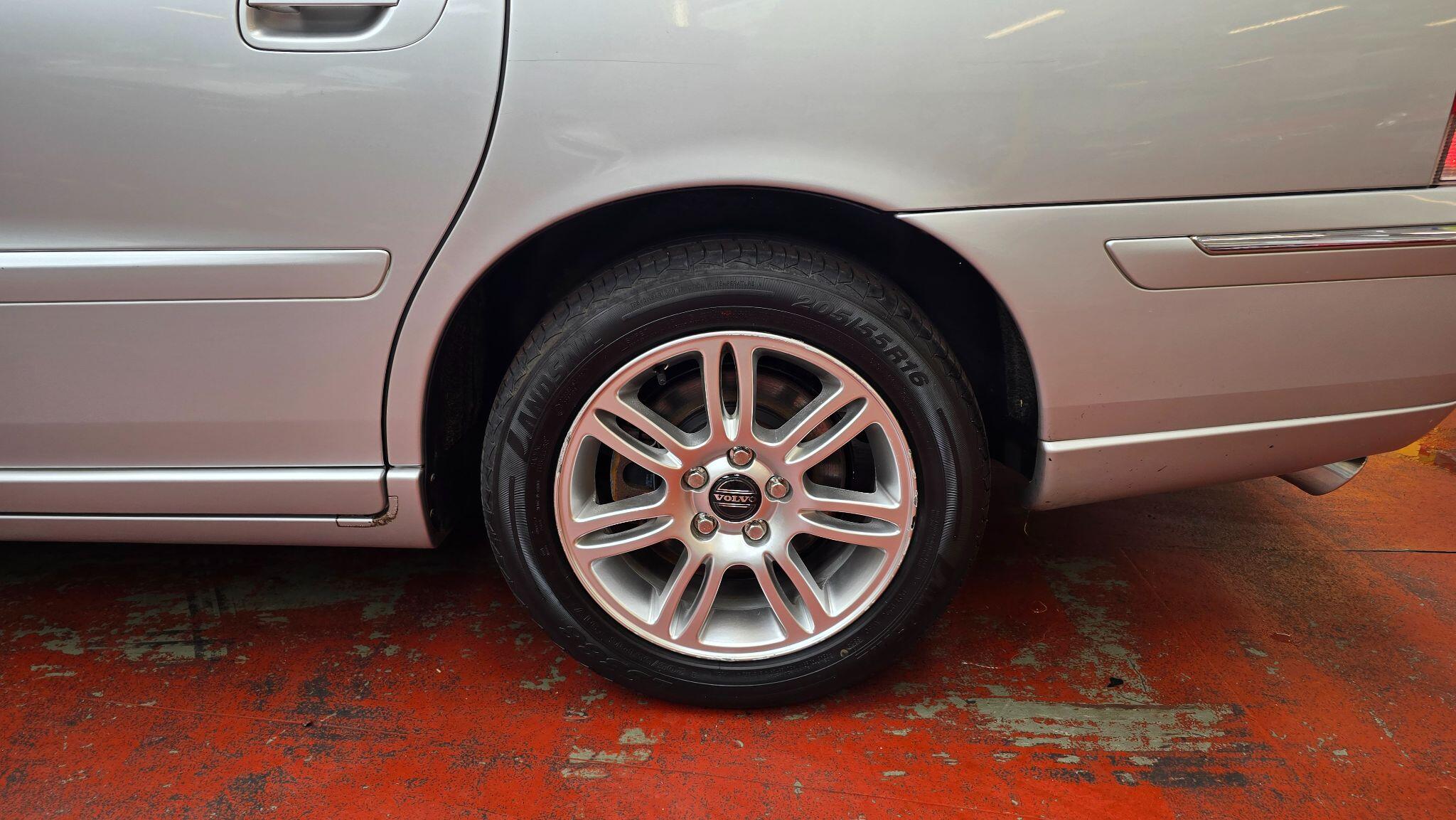 Volvo V70 view 27