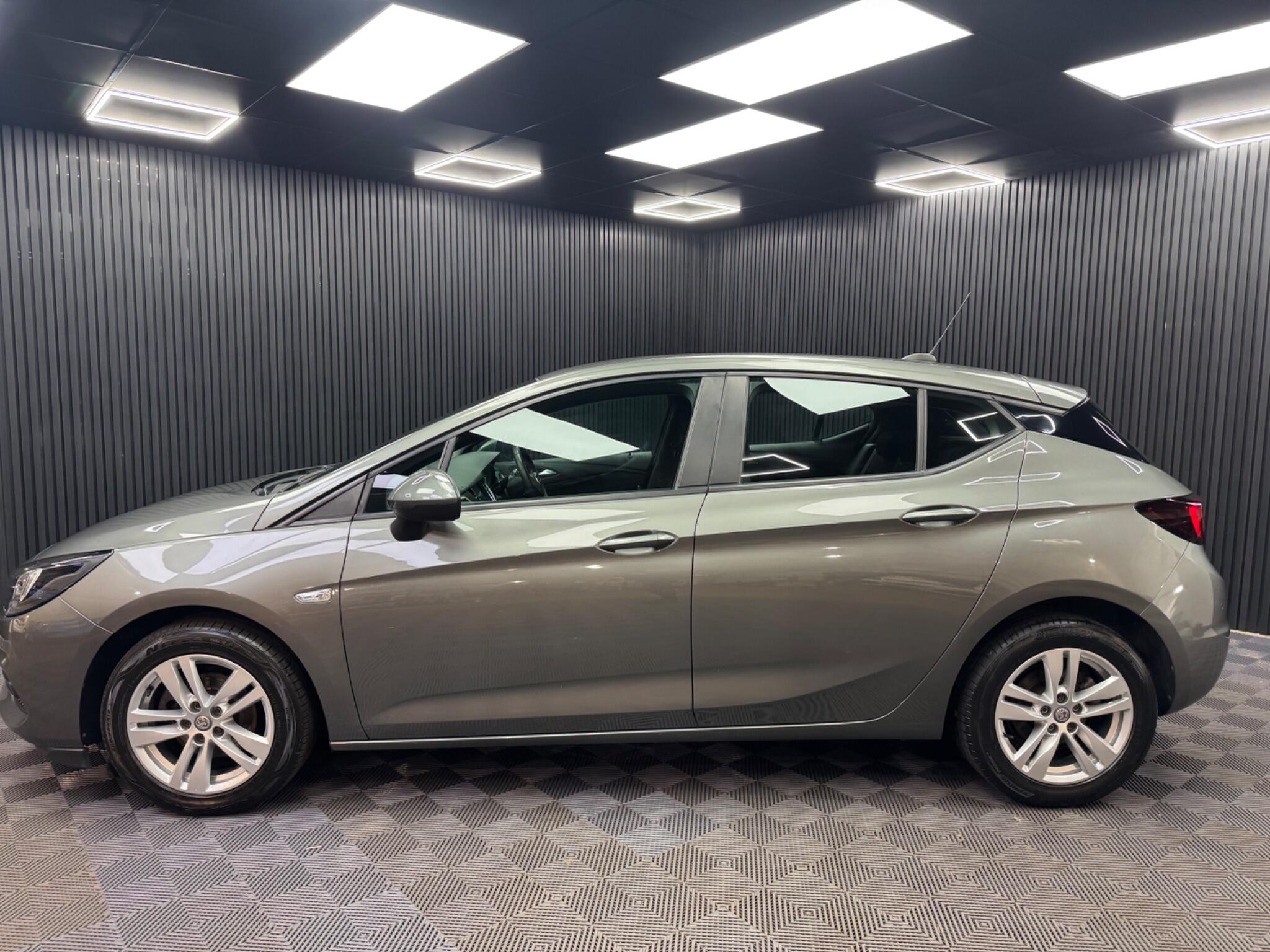 Vauxhall Astra view 5