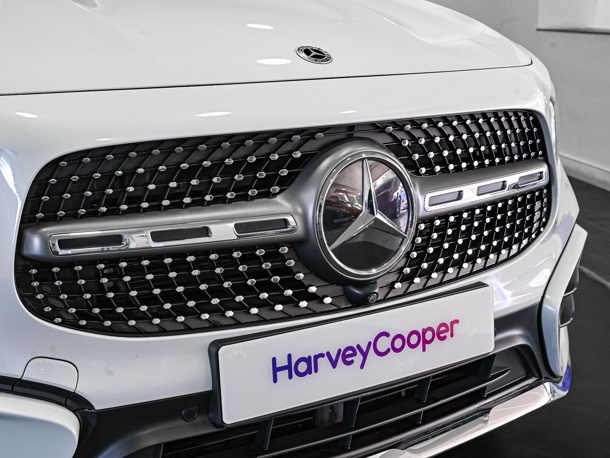 Mercedes-Benz GLB view 20