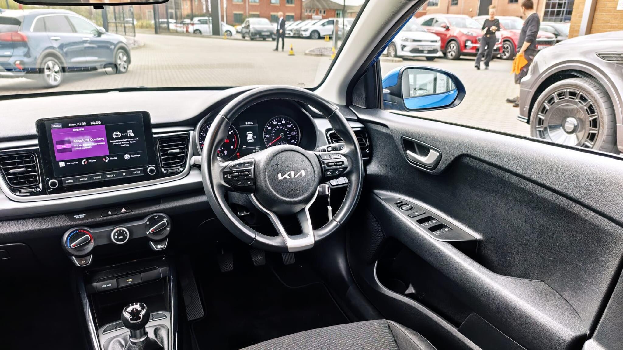 Kia Rio view 12