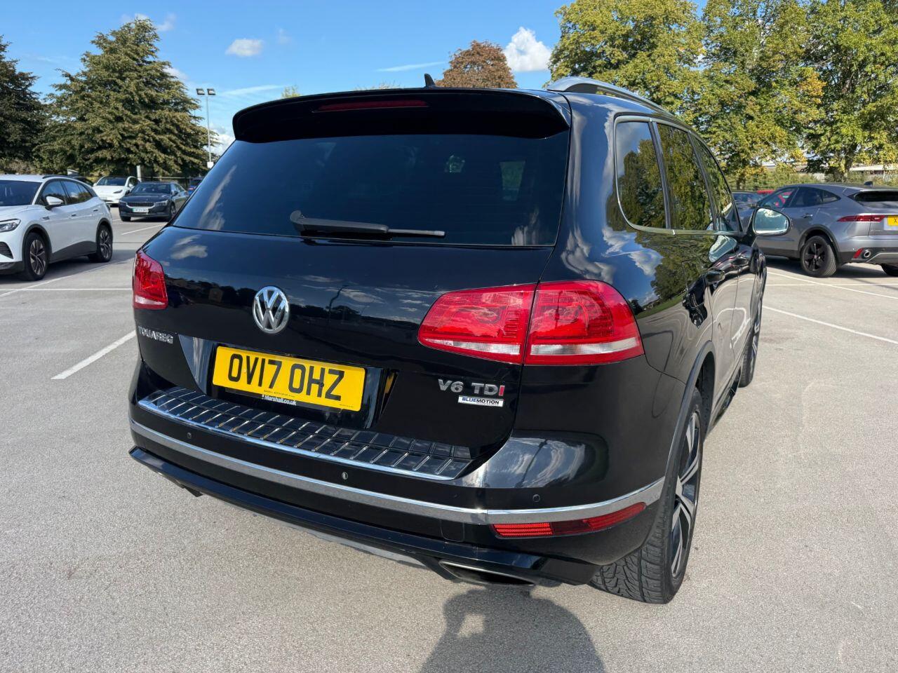 Volkswagen Touareg view 29